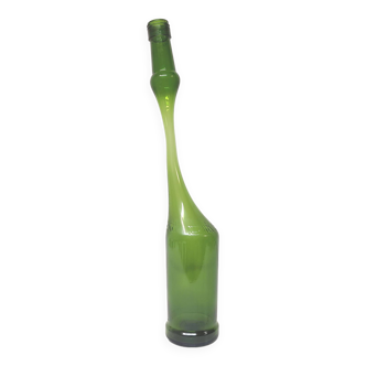 Bouteille verte rhum Negrita atypique déformée carafe vase