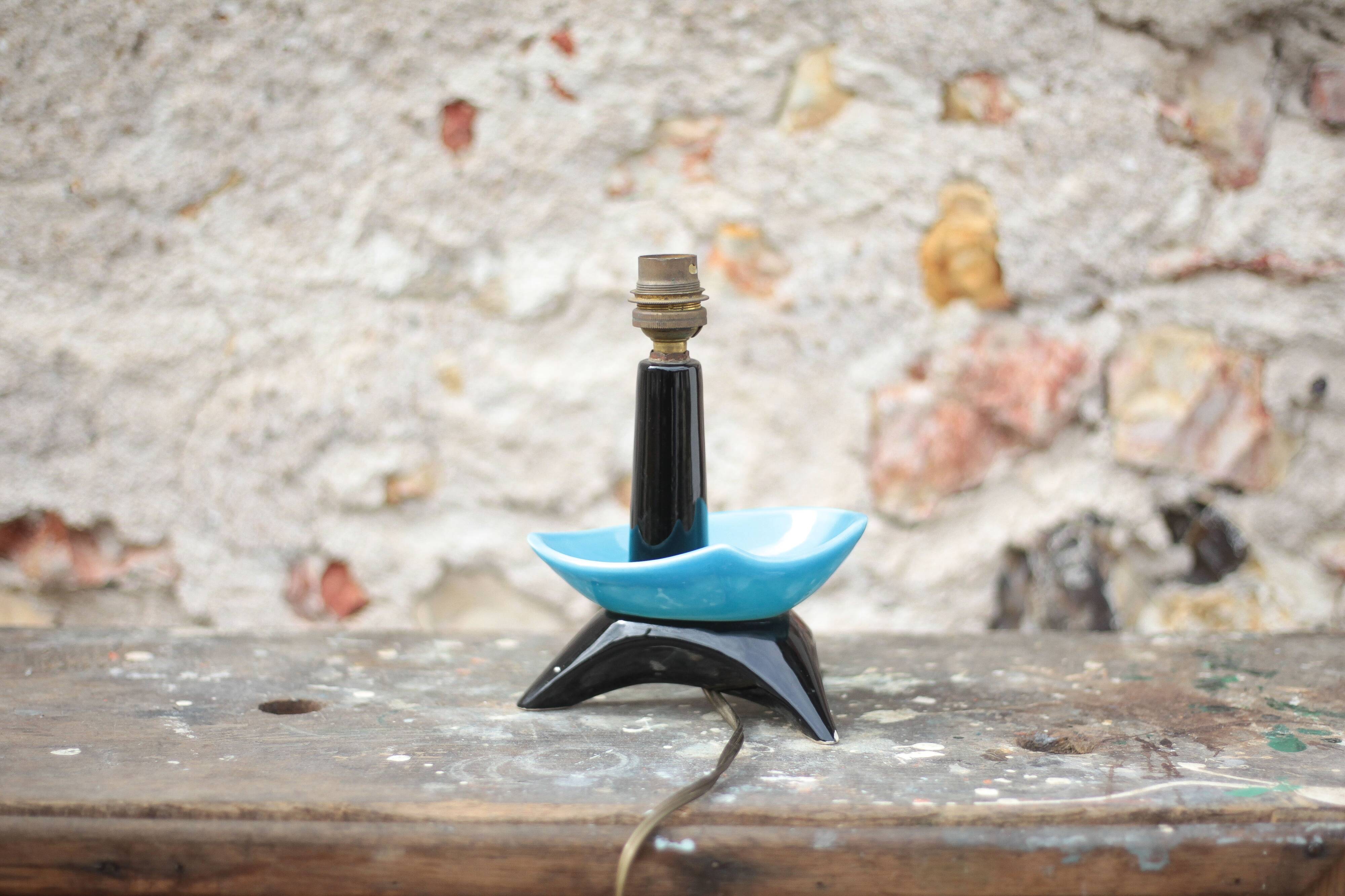 Tripod ceramic table lamp, bedside lamp, accent lamp