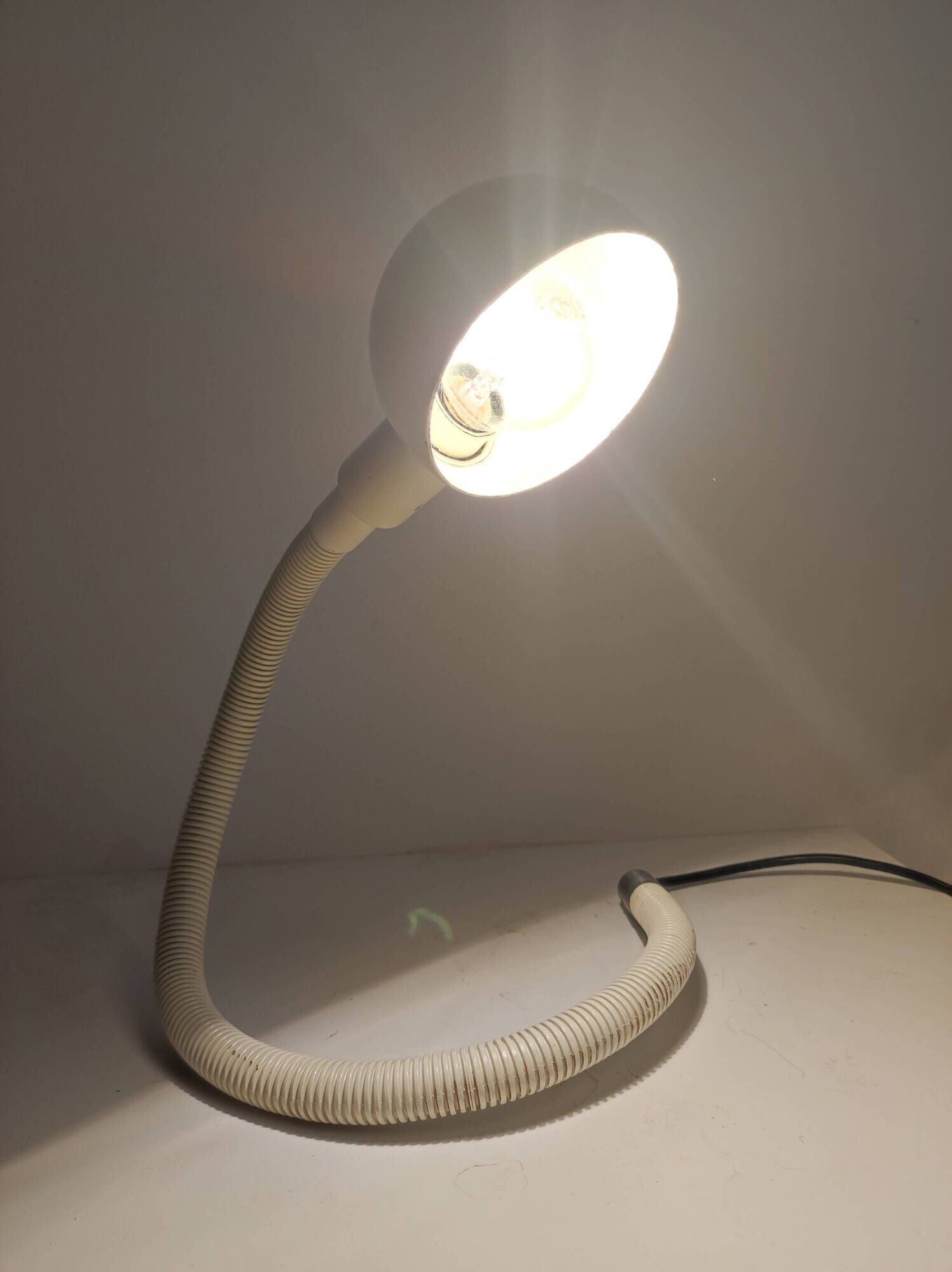 Flexible snake lamp Hebi by Isao Hasoe for Valenti Luce made in Italy