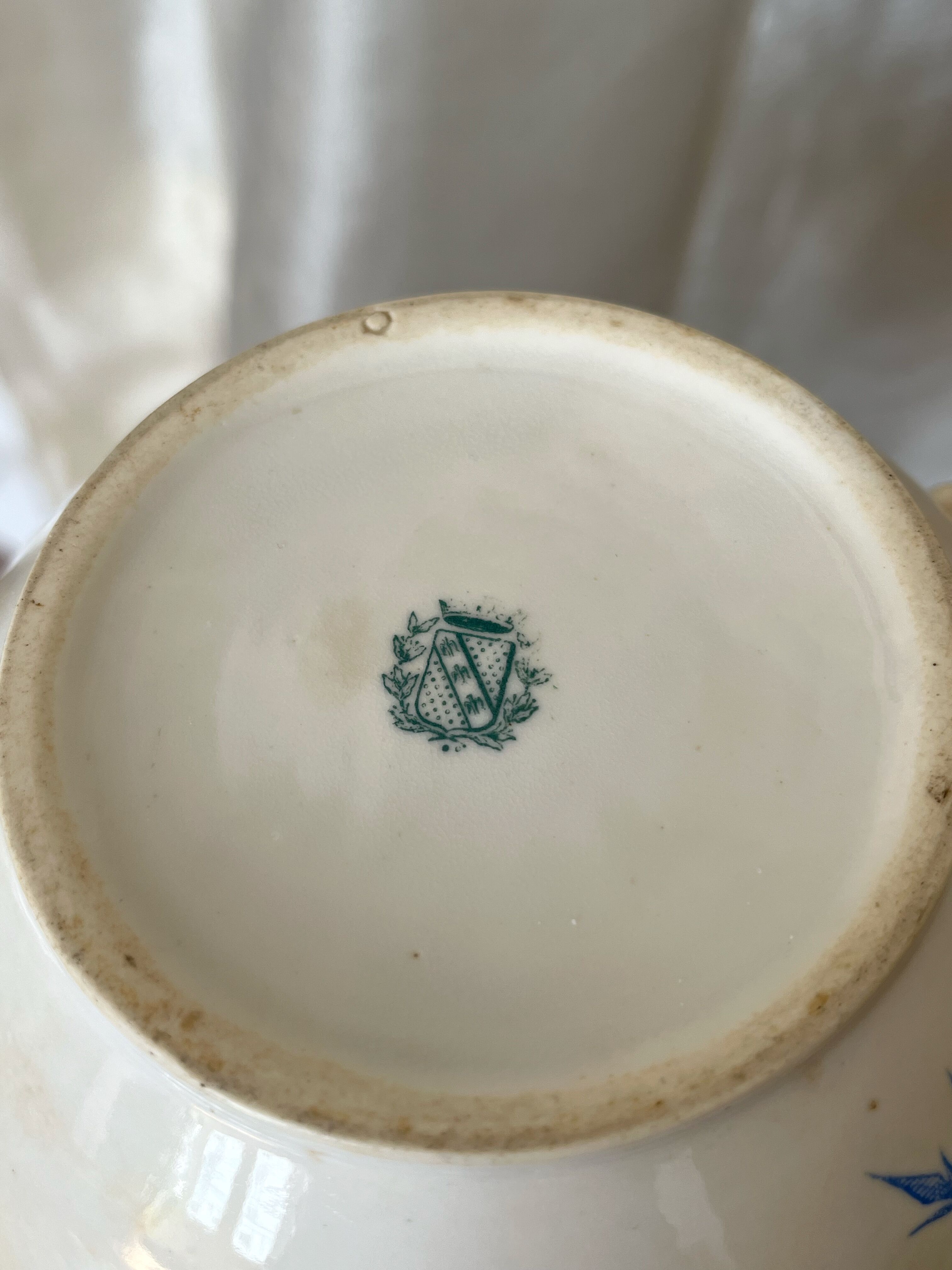 Ironstone sugar bowl with a spiky pattern, Sarreguemines, late 19th century