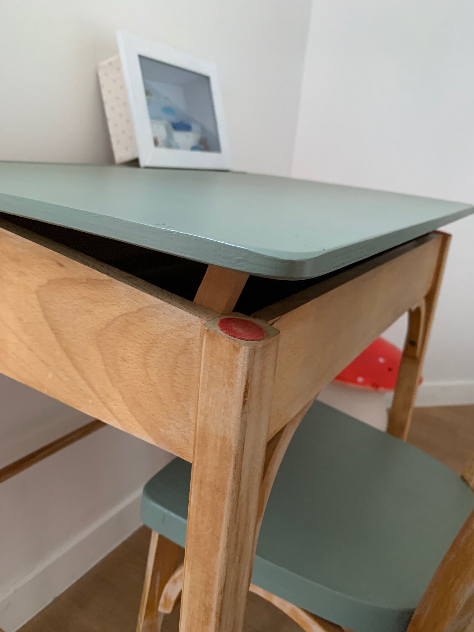 Baumann desk and chair