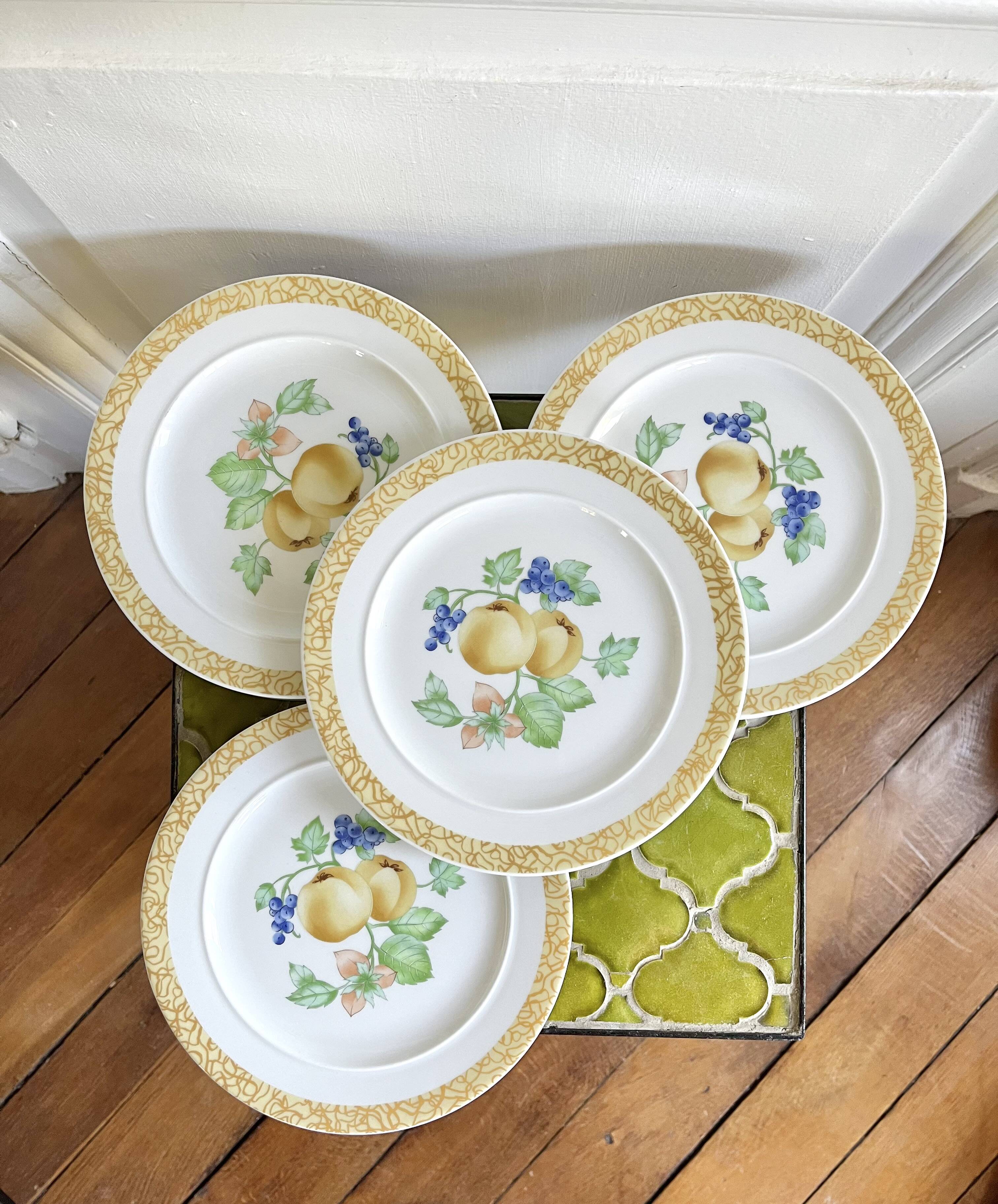 7 porcelain dessert plates