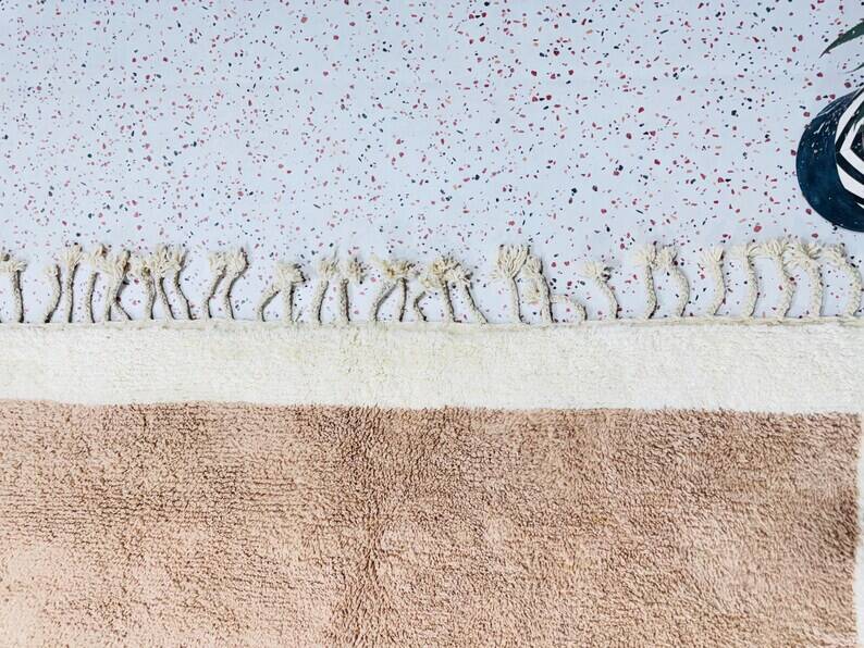 Moroccan Berber rug 250cm x 150cm