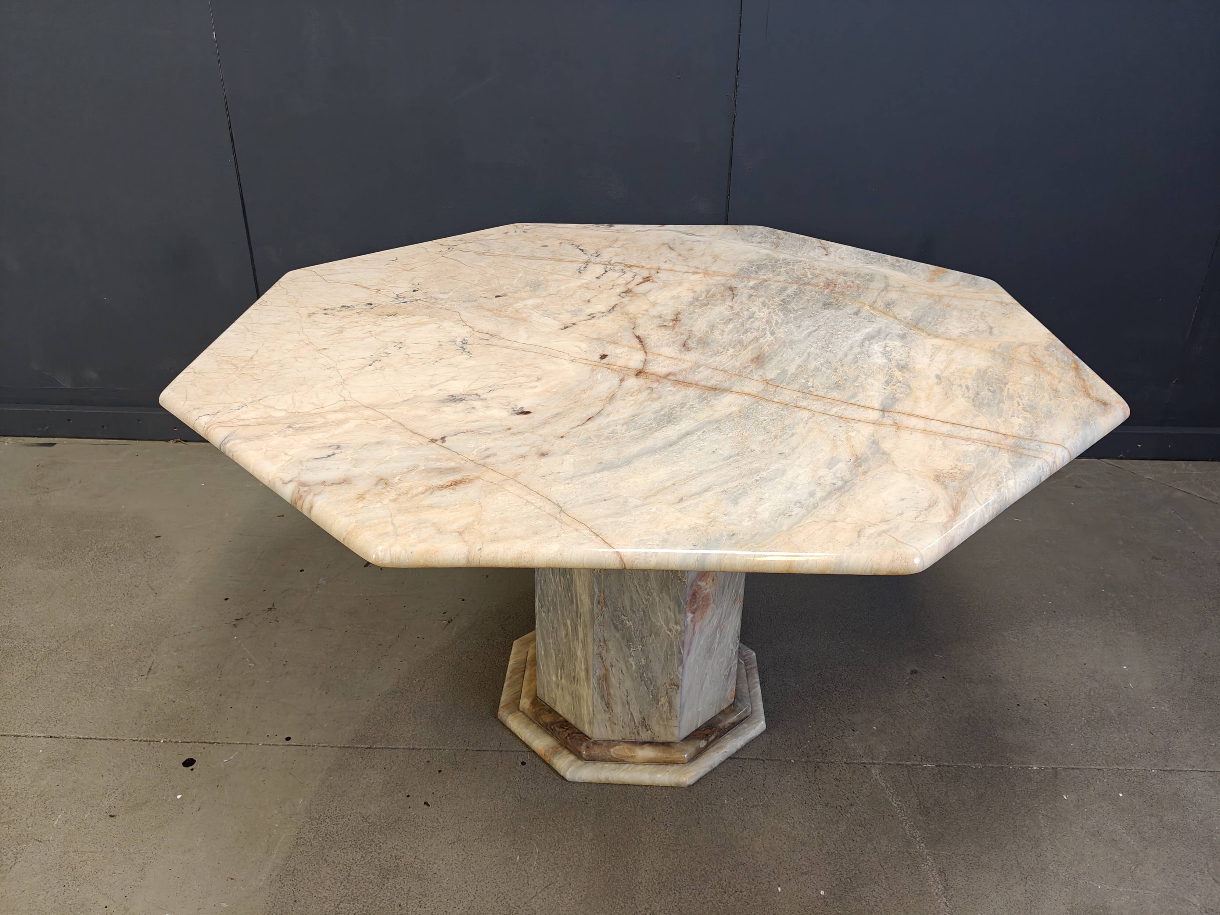 Octogonal italian marble dining table 1970s