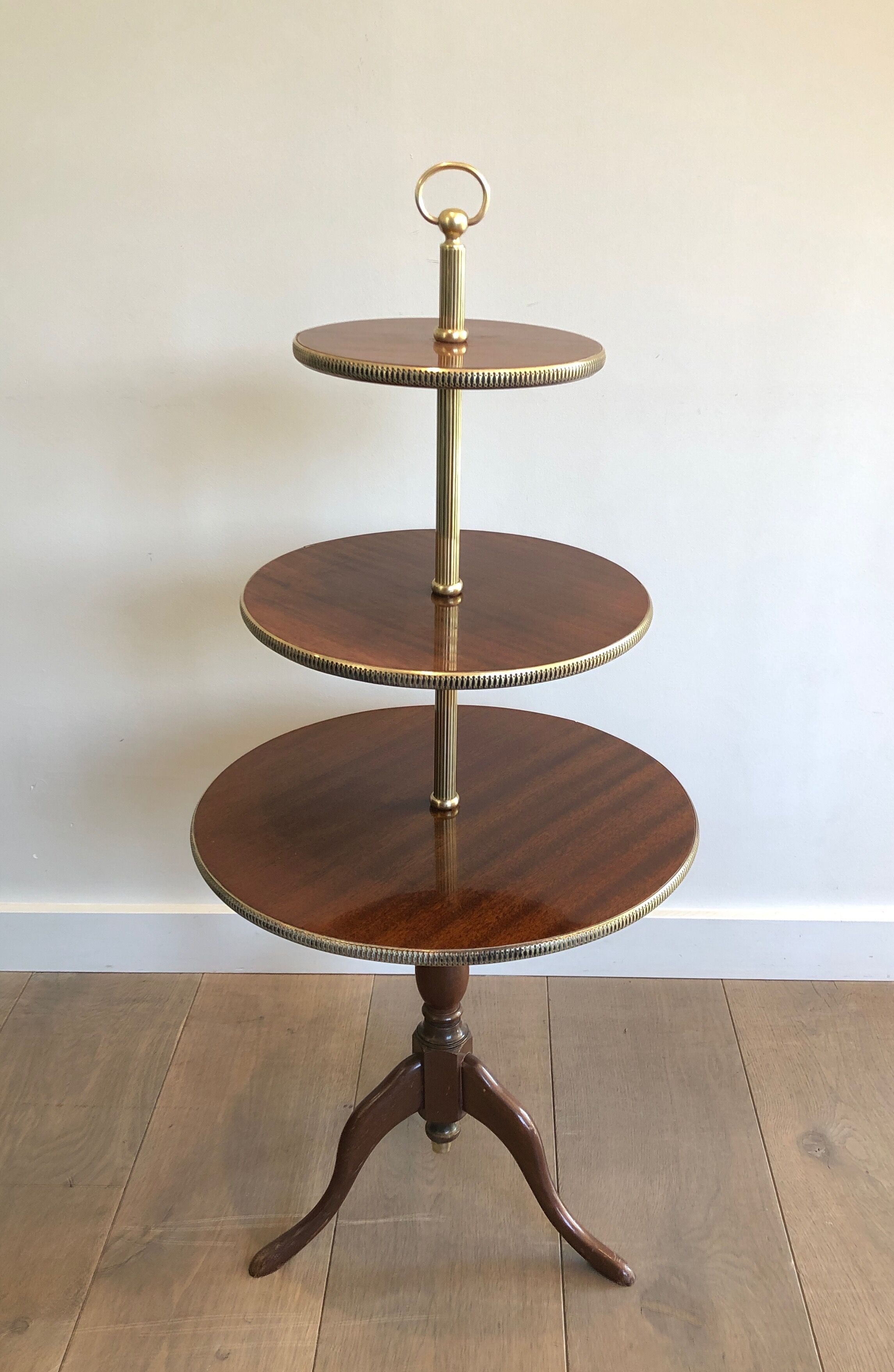 Round table of neoclassical style with triple plateaux 1940