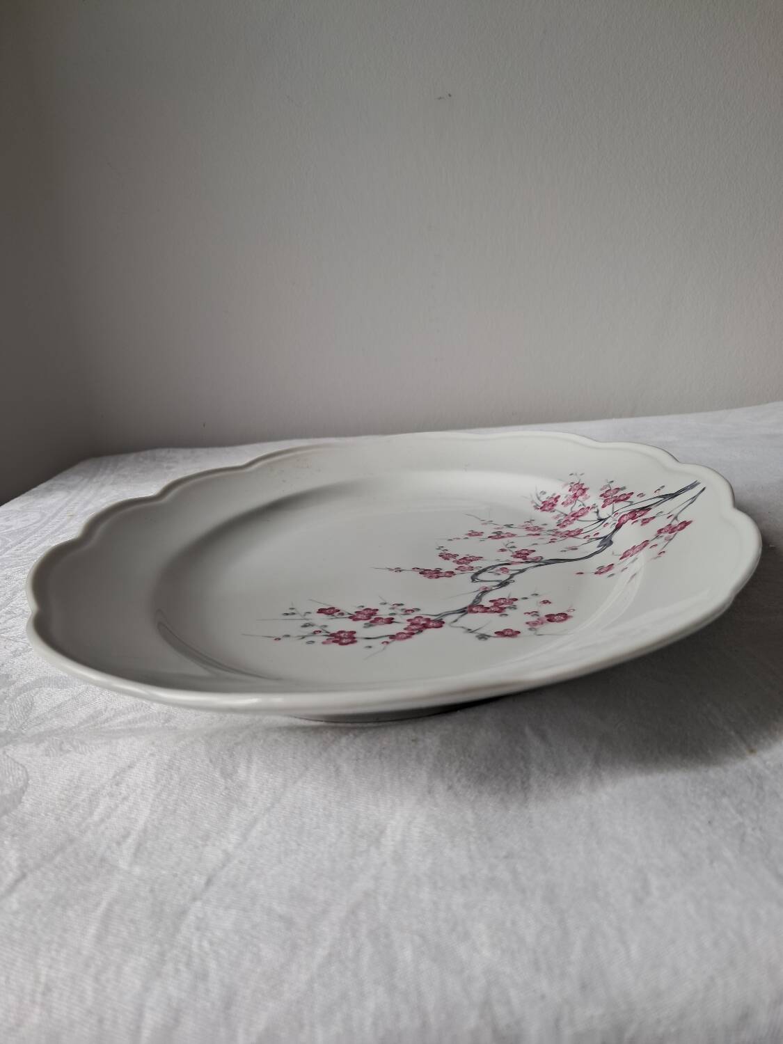 Porcelain dish. Creation A.Deshoulières