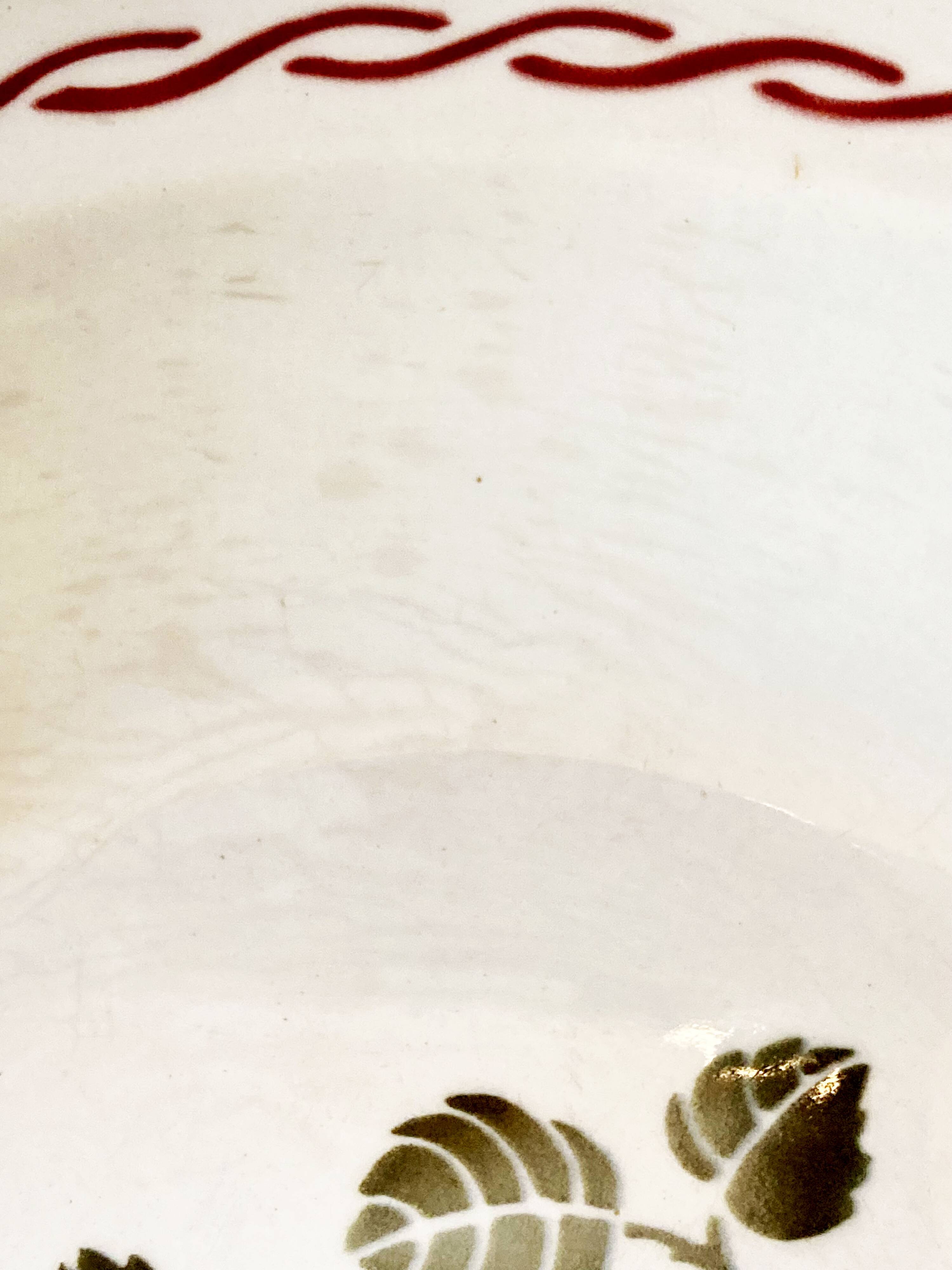 Dish with rose decoration