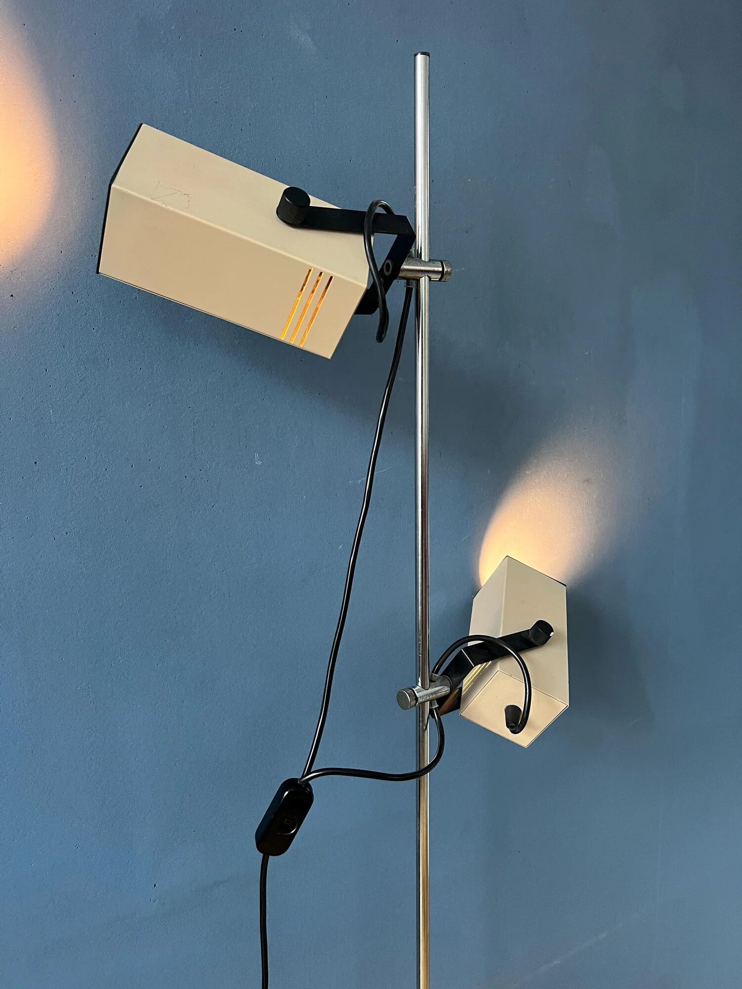 Cream taupe 70s vintage Philips space age floor lamp