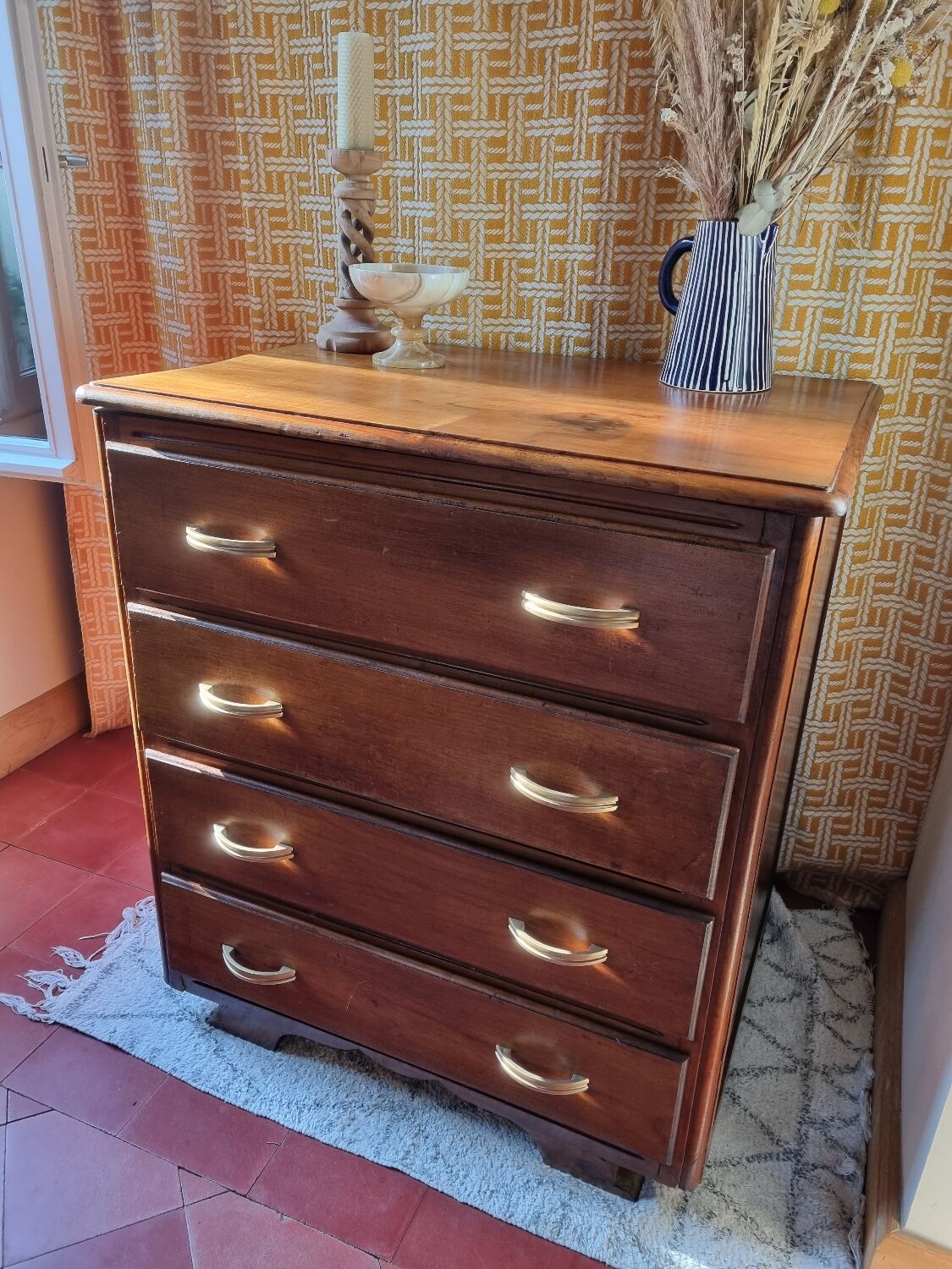Art deco chest of drawers feet whiskers patinated