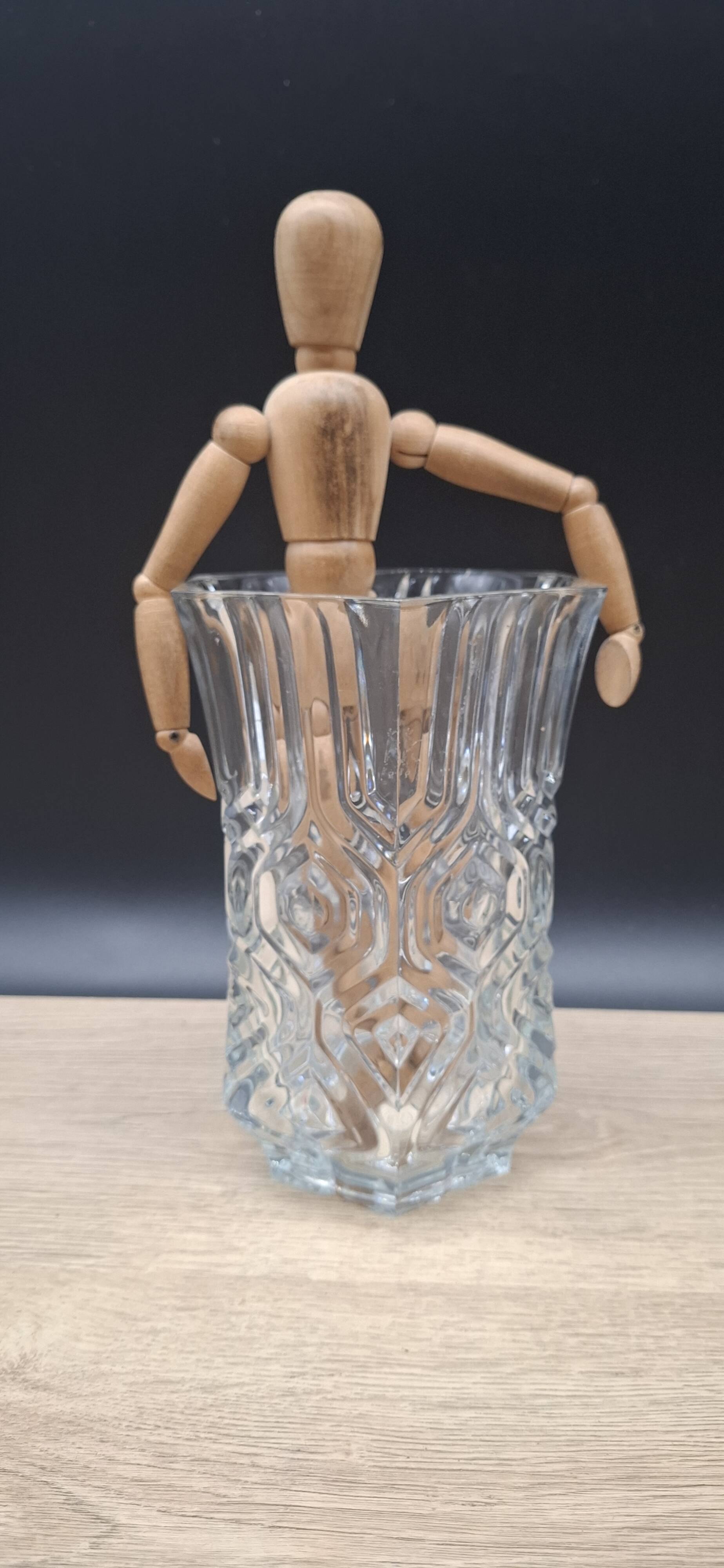 Transparent chiseled vase