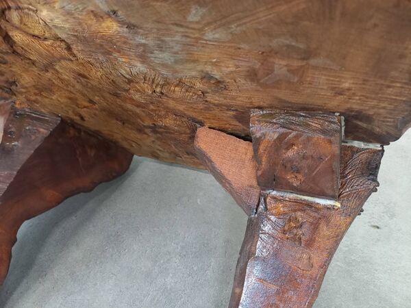 Table basse brutaliste en loupe d'orme