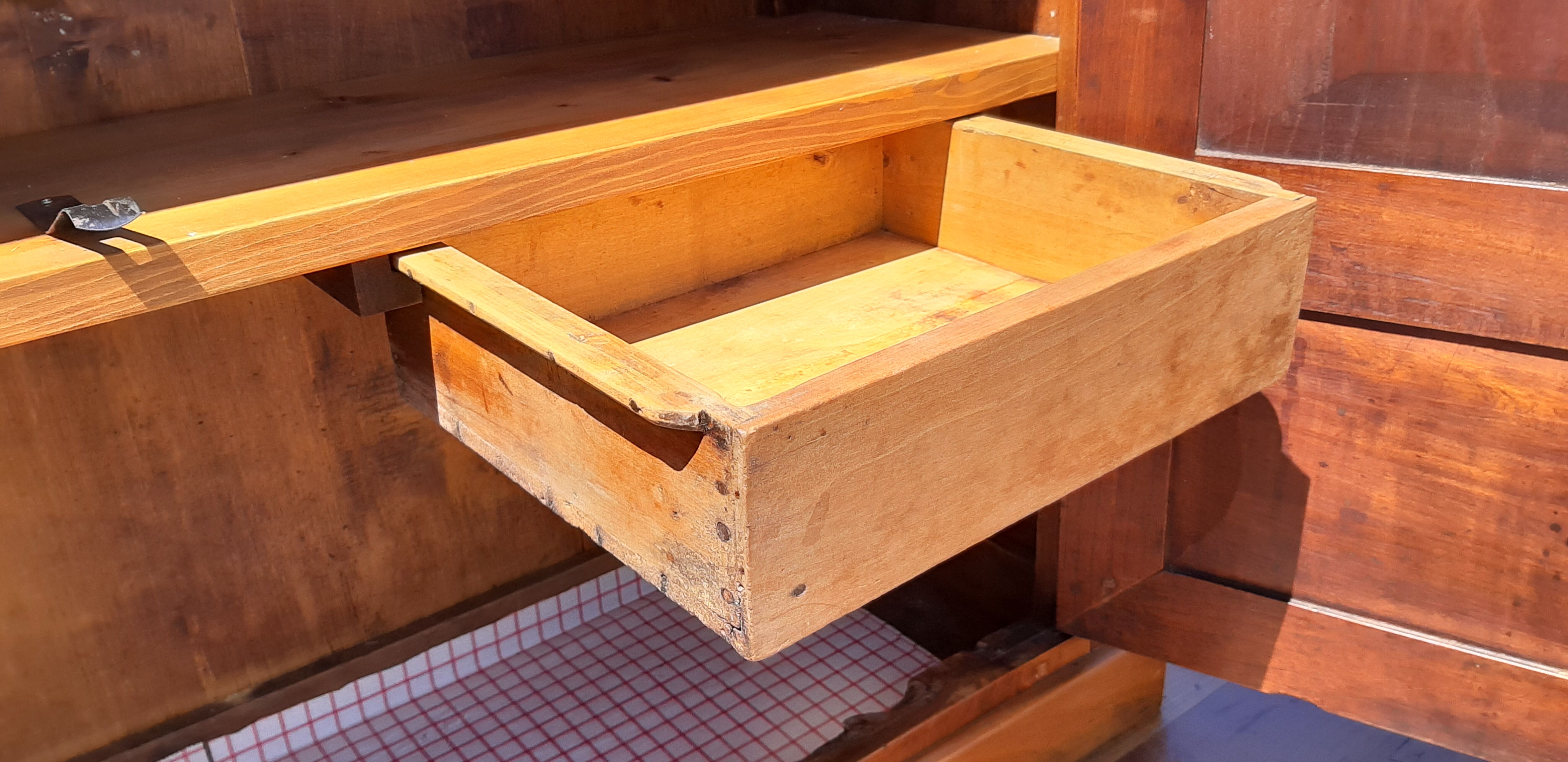 Vaissellier en Merisier 19th