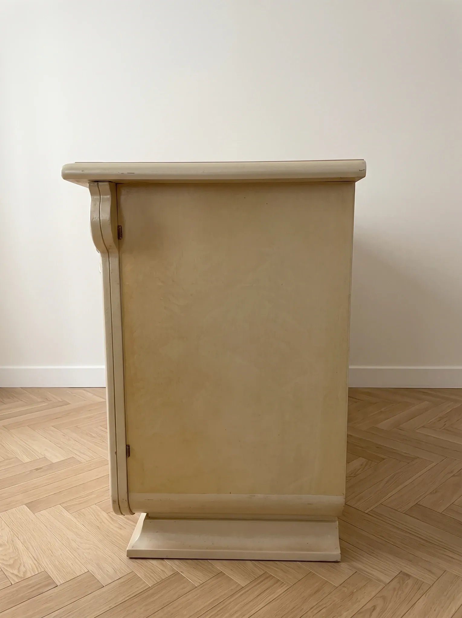 Buffet bas style classique italien beige laqué