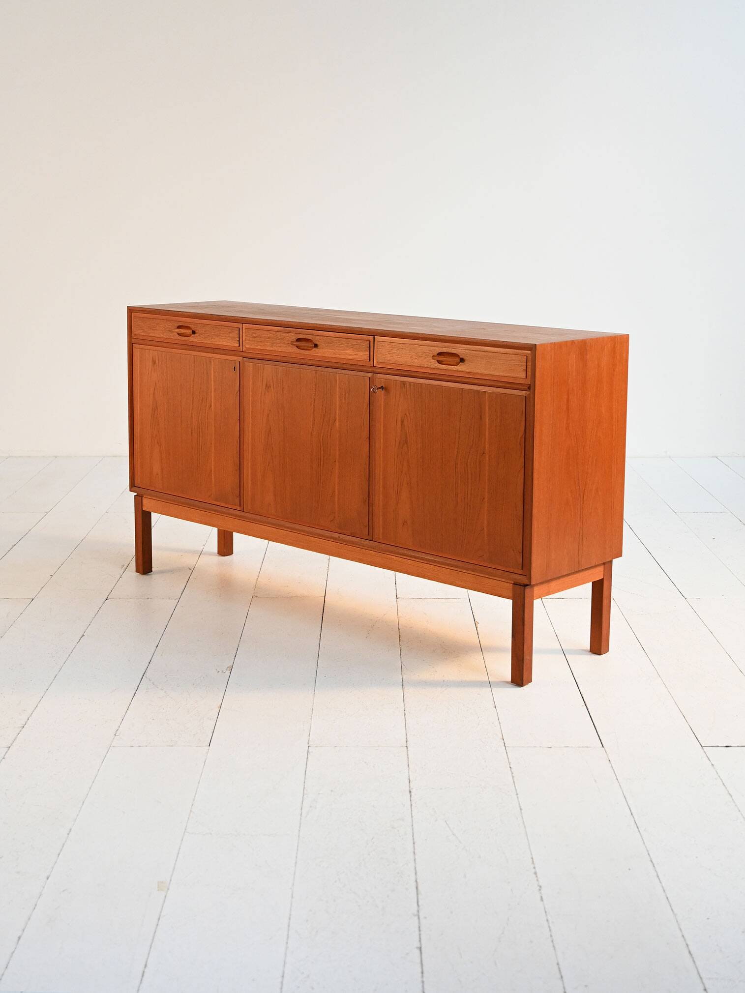 Buffet scandinave en teck, années 1950-60