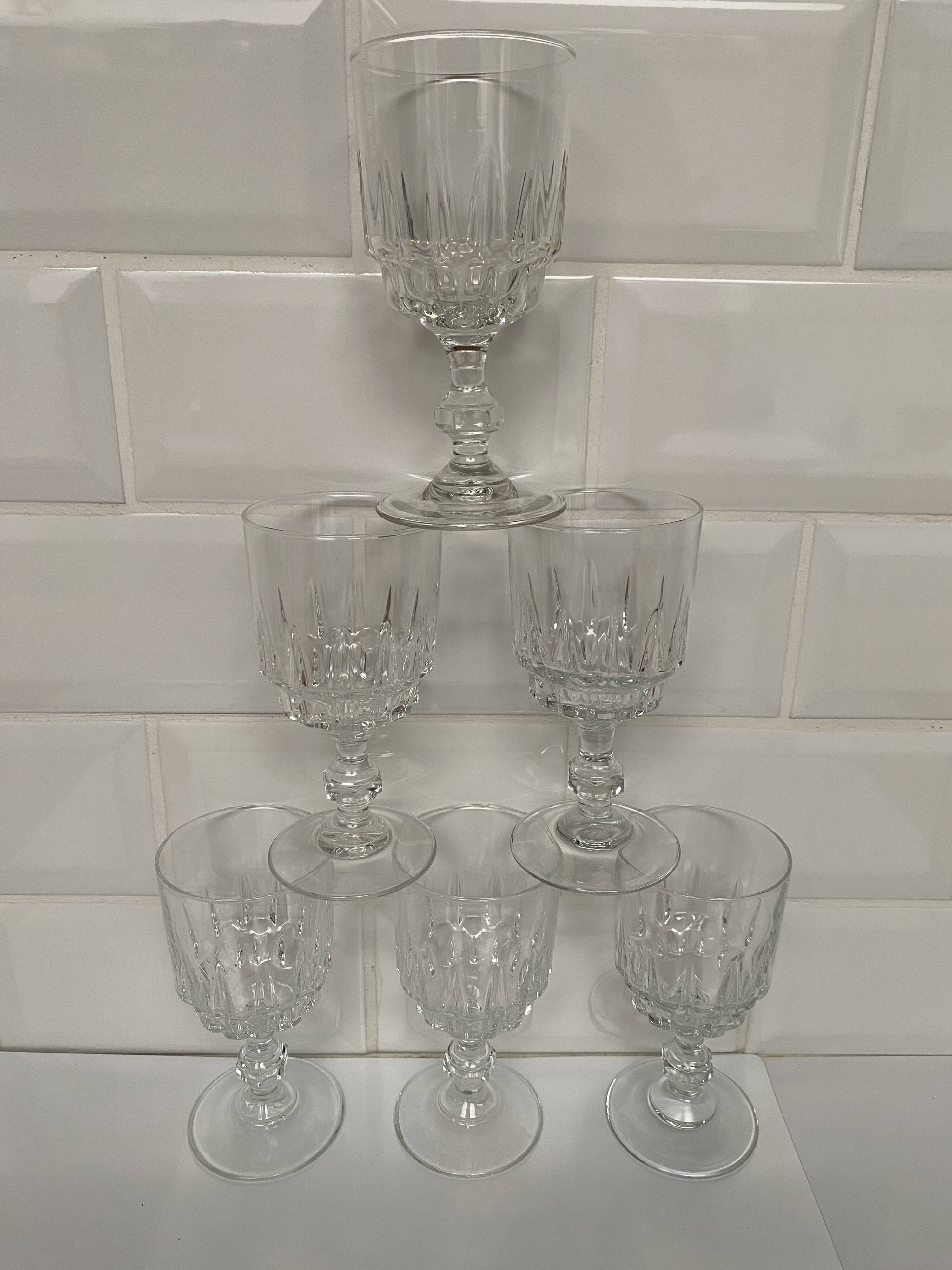 Set of 6 Luminarc Lance white wine glasses