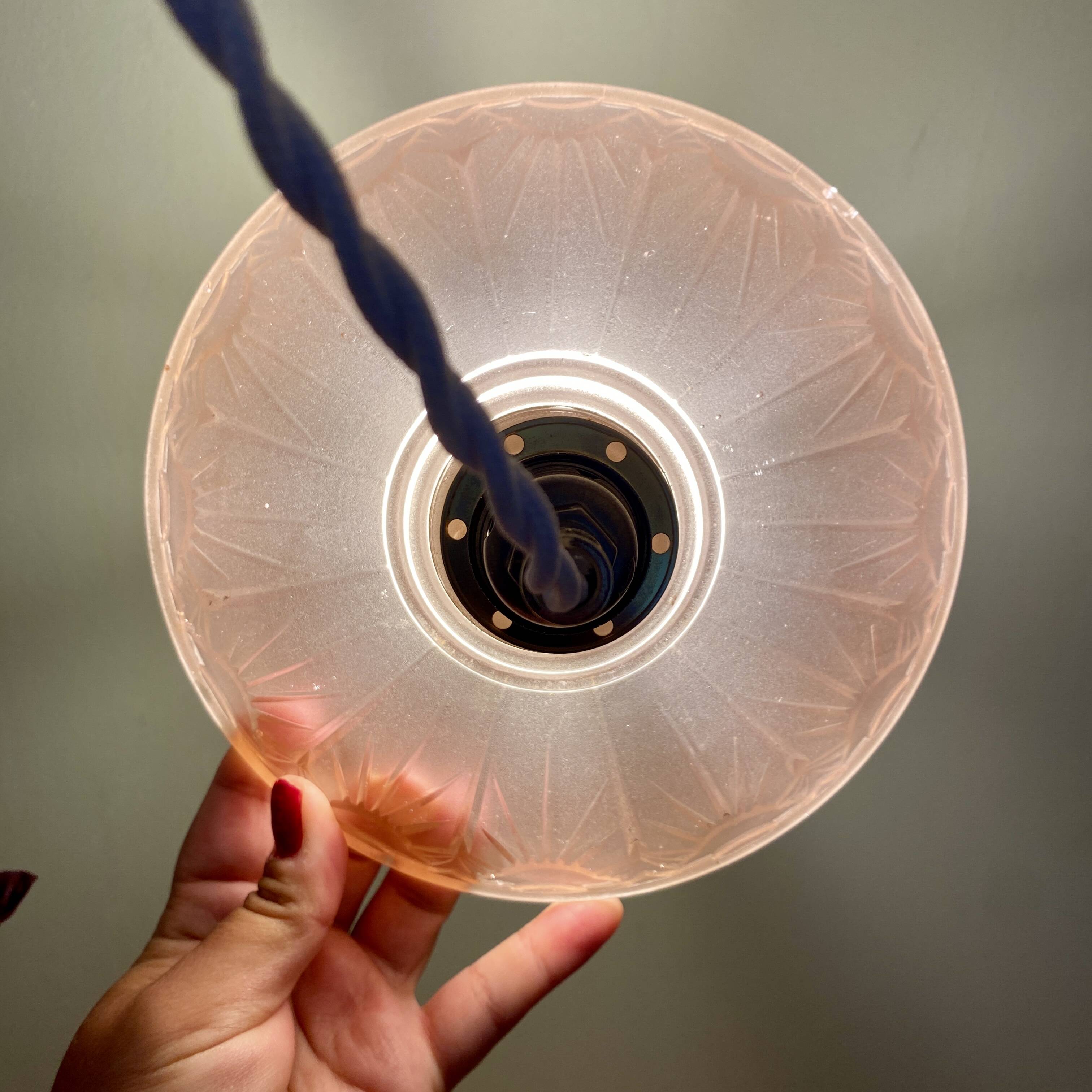 Suspension abat-jour Art Déco en verre dépoli rose