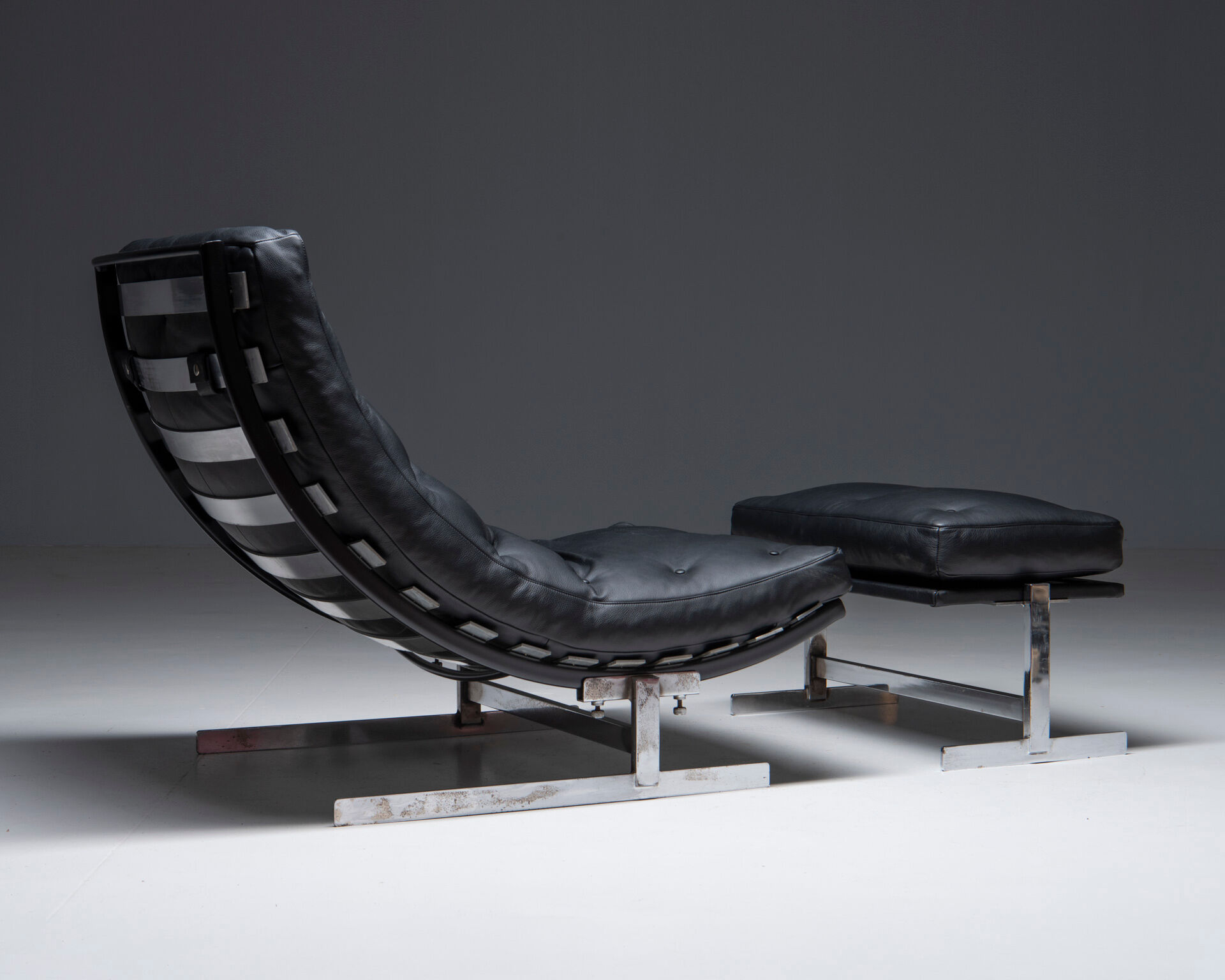 Fauteuil aved pouf de Roger de Winter, années 1960, Belqique