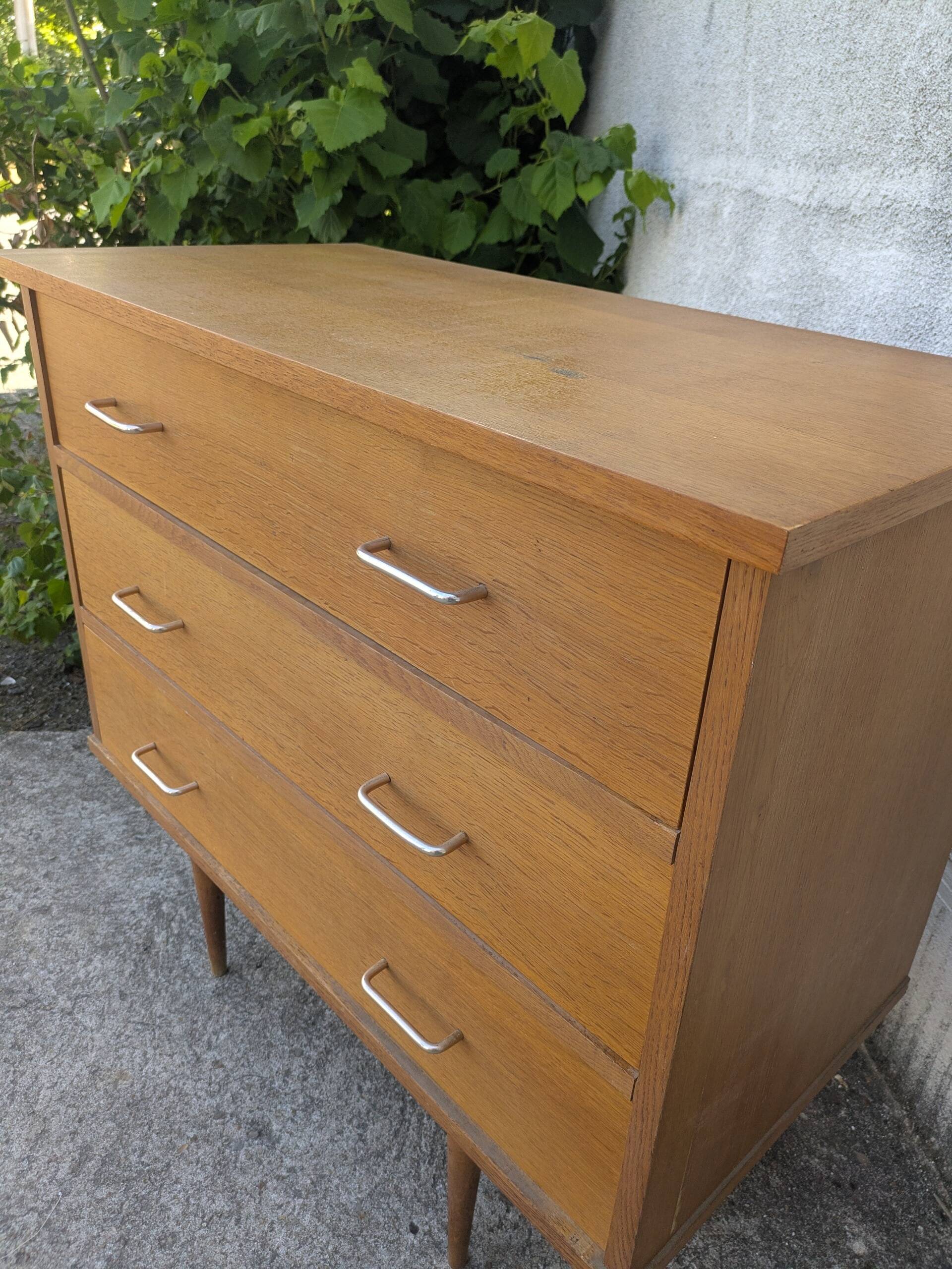 Vintage chest of drawers
