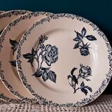 Set of 4 plates old blue flowers on cream background