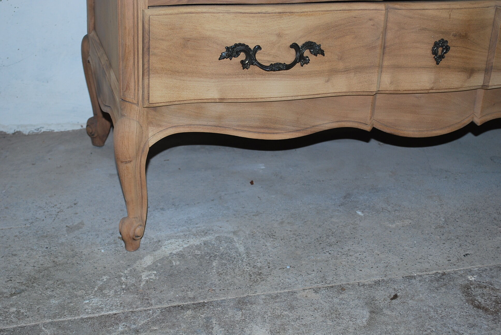 Chest of drawers Louis XV style raw wood
