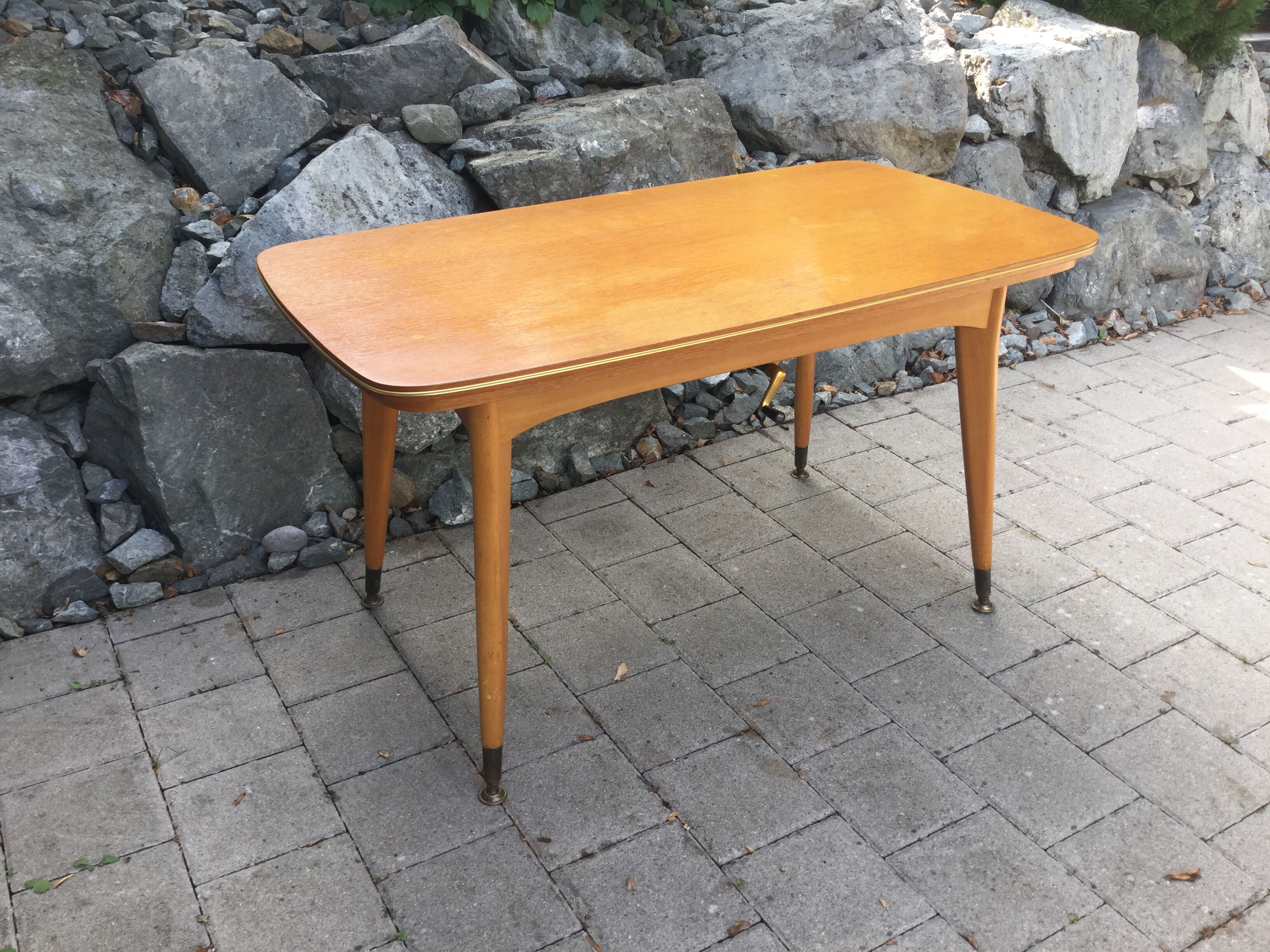 Table system "up and down"