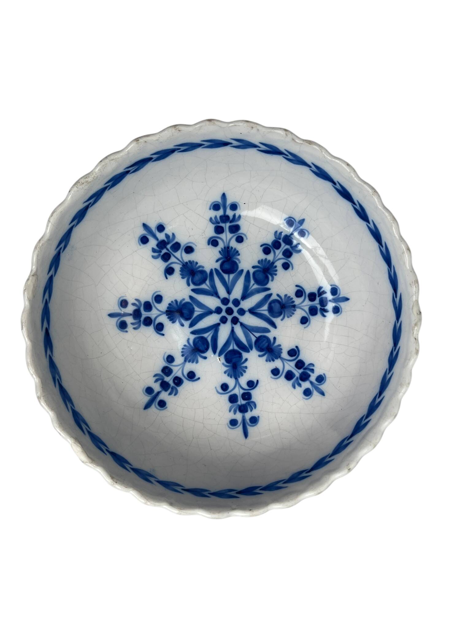 Rambervillers, antique earthenware dish with blue decoration from the 19th century.