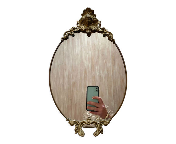 Miroir ancien ovale à crète en laiton, 41x26 cm | Selency