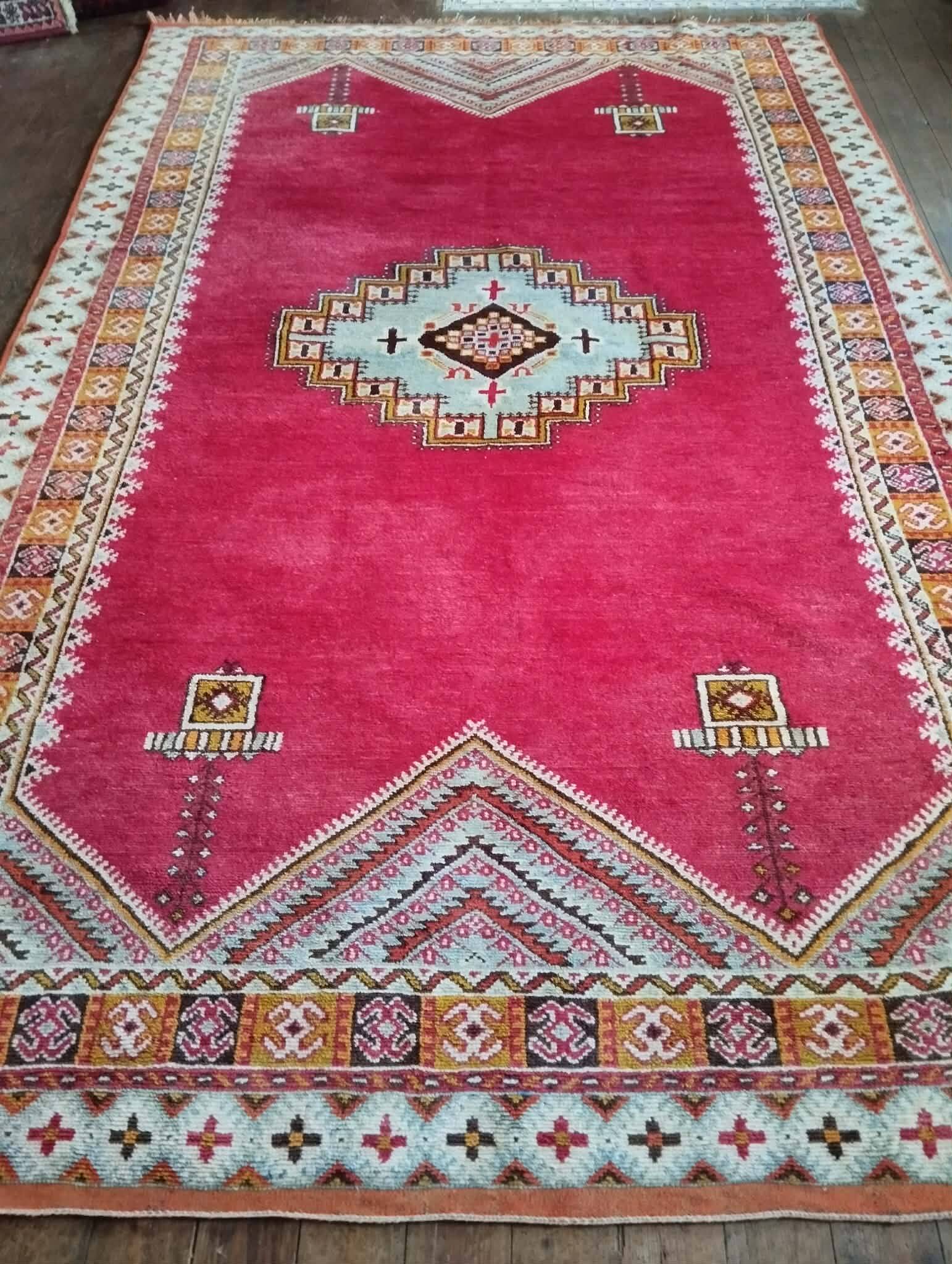 Handmade Berber Taznakht rug 307x192cm