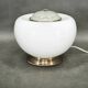 Lampe de table en verre blanc de l'ère spatiale italienne des années 1970