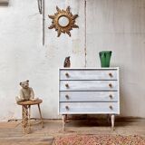 White chest of drawers