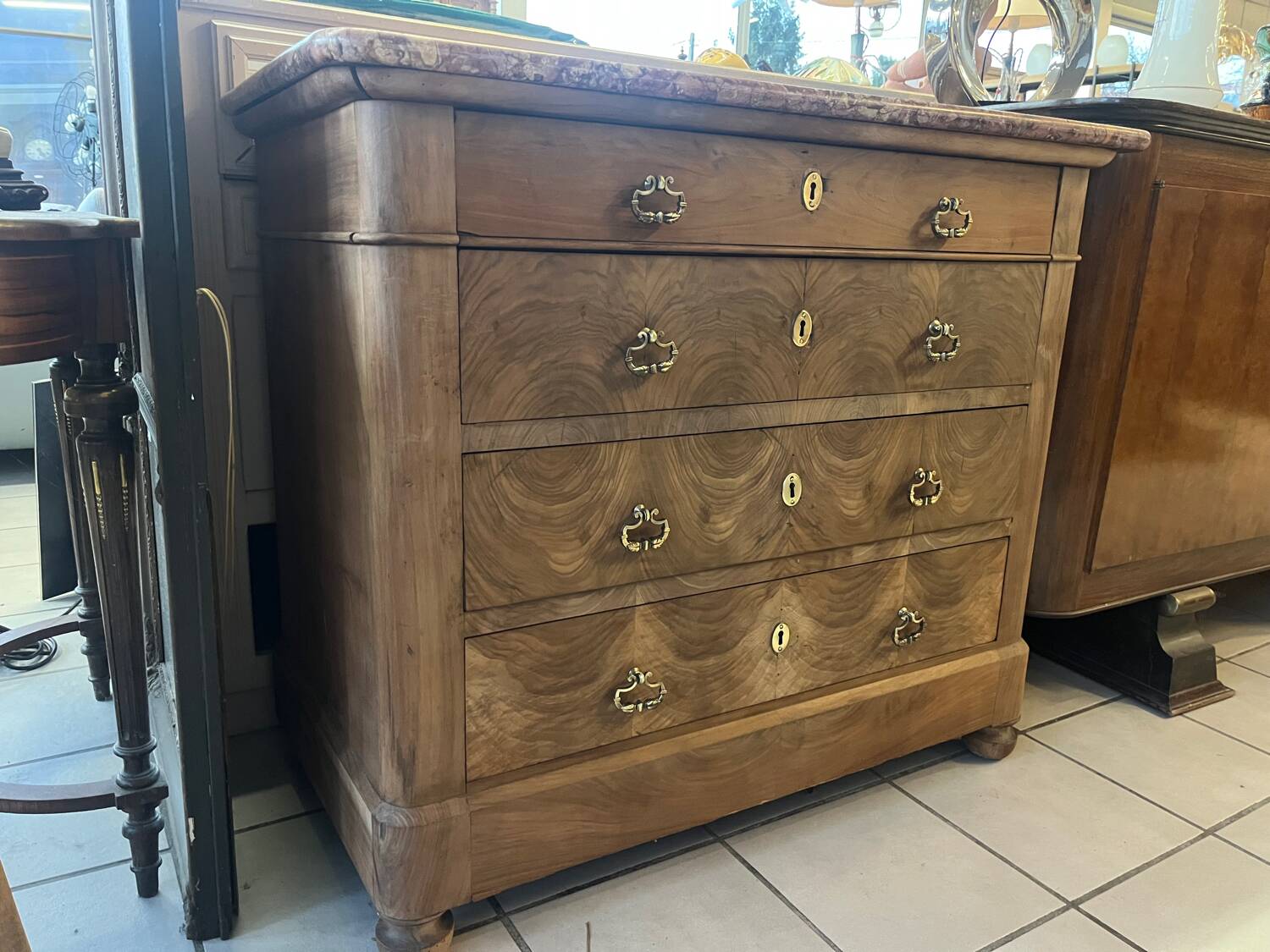 Aero-abrasive chest of drawers