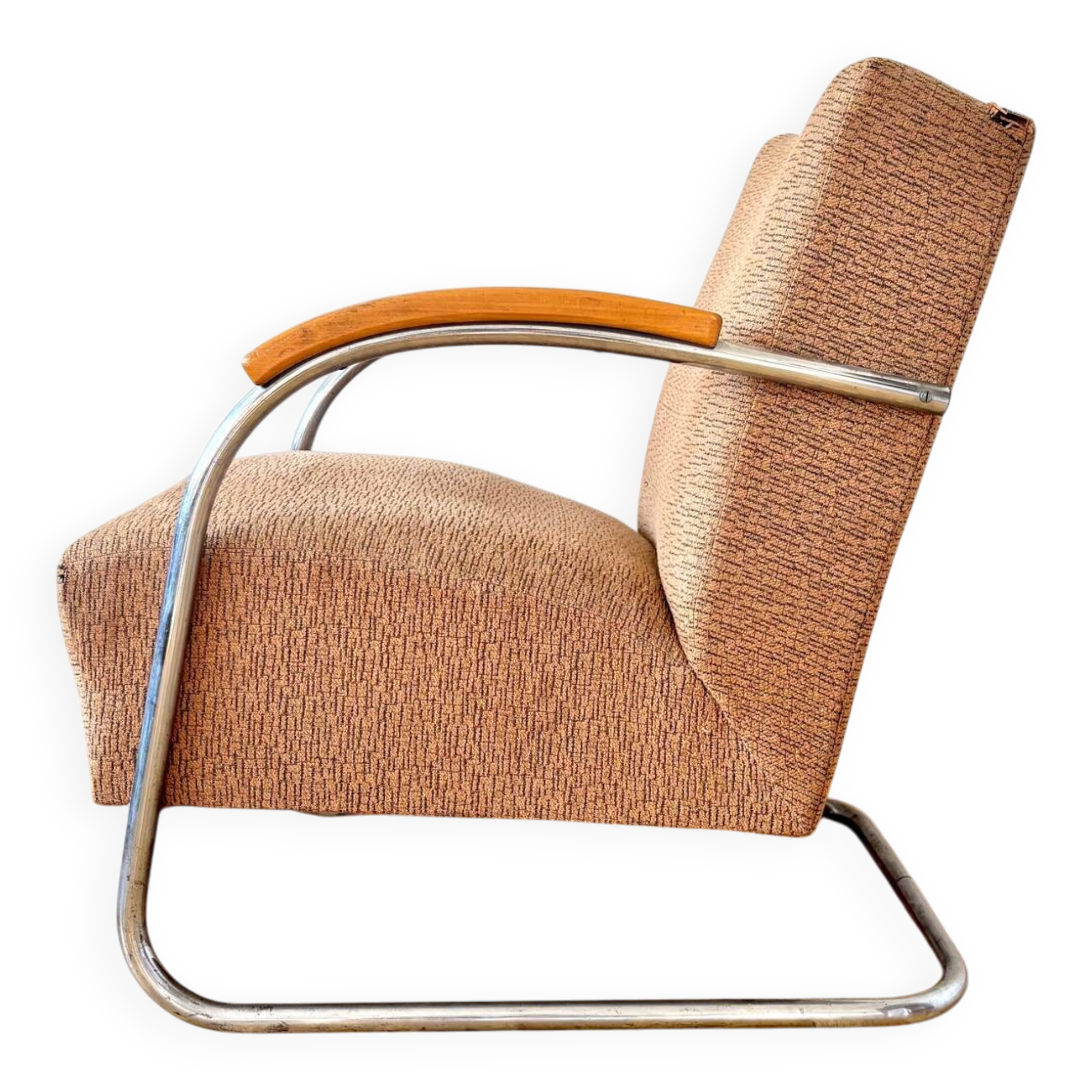 Fumctionalist armchair