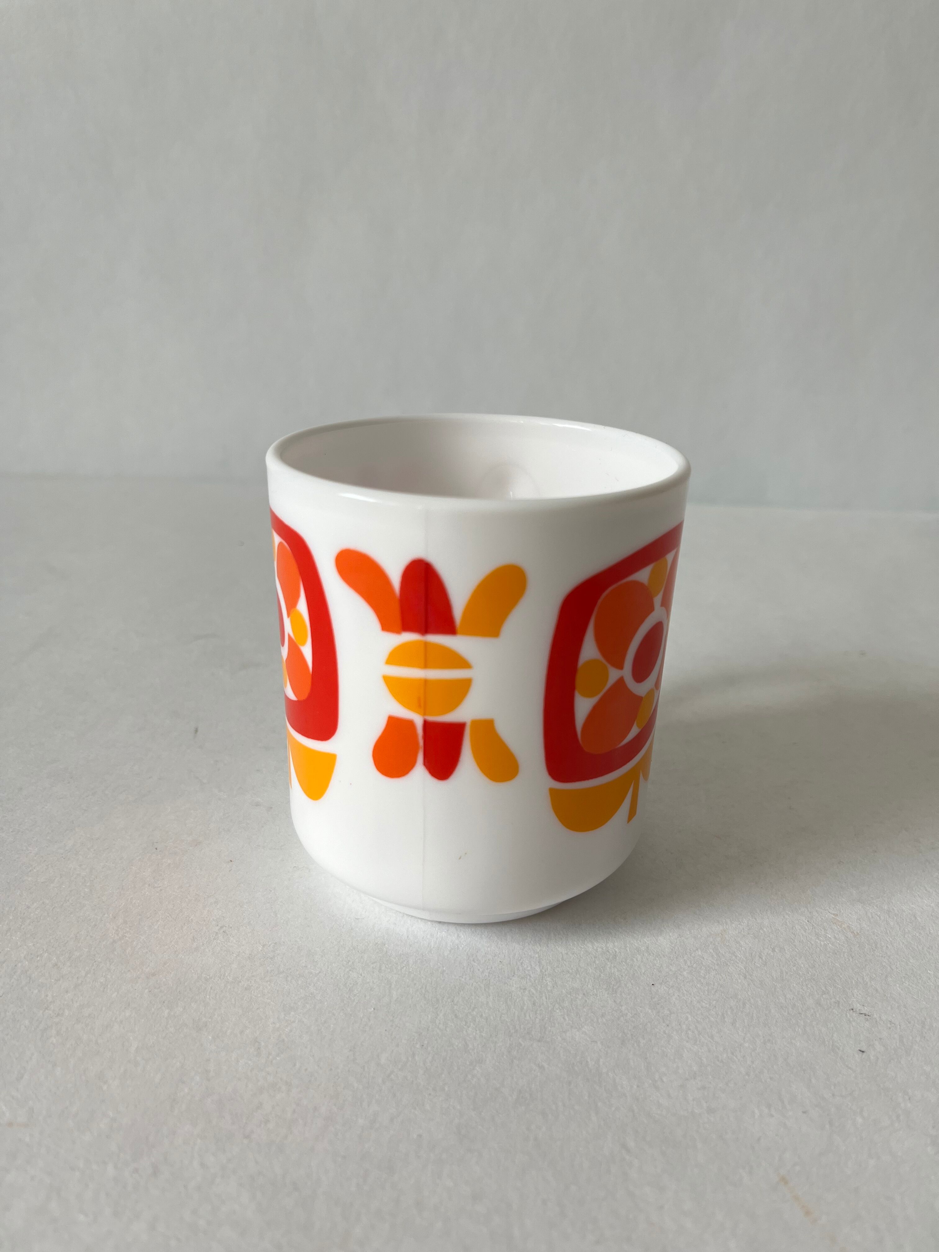 Vintage Arcopal mobile mug