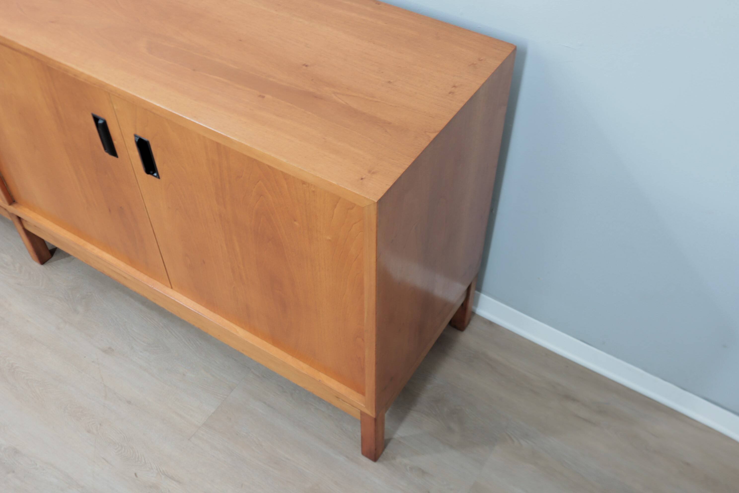 Vintage oak sidebaord Italy 1960s