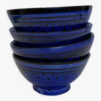 Set of 4 ceramic bowls