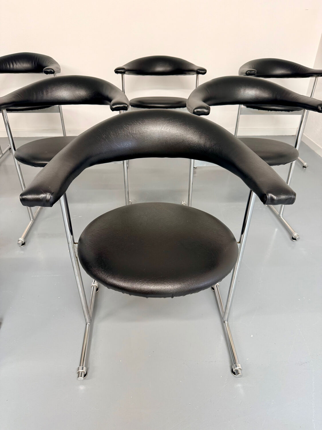 8 Airport Chairs Model 037 designed by Hans Kaufeld / Geoffrey Harcourt