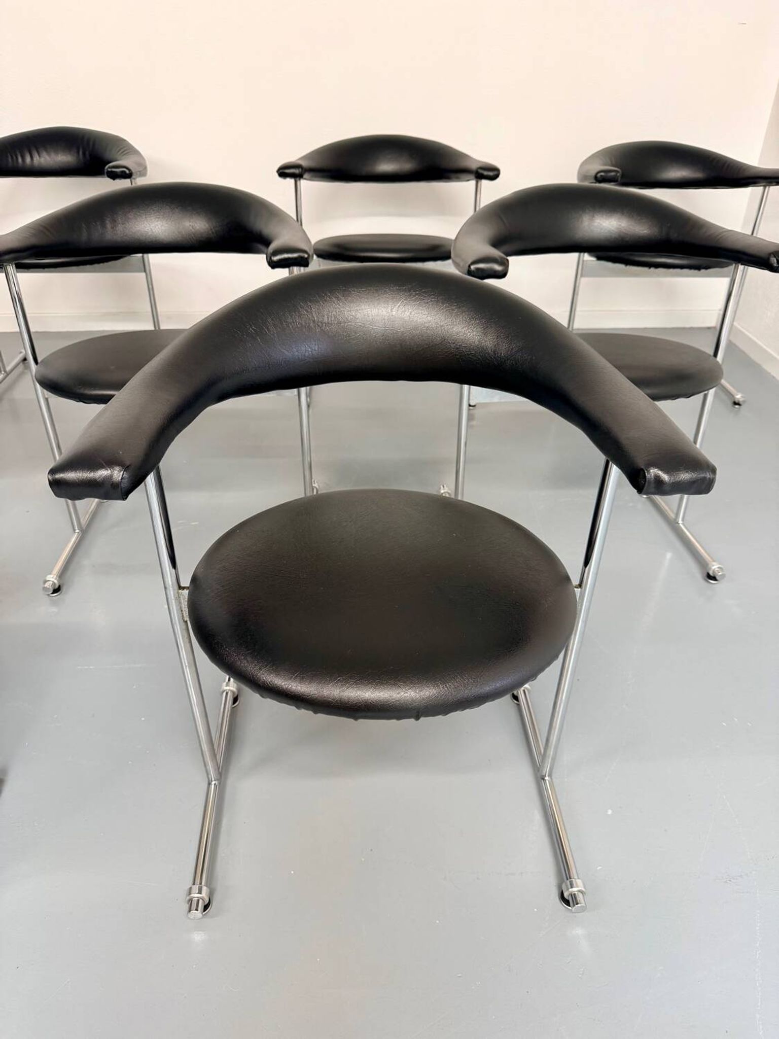 8 Airport Chairs Model 037 designed by Hans Kaufeld / Geoffrey Harcourt