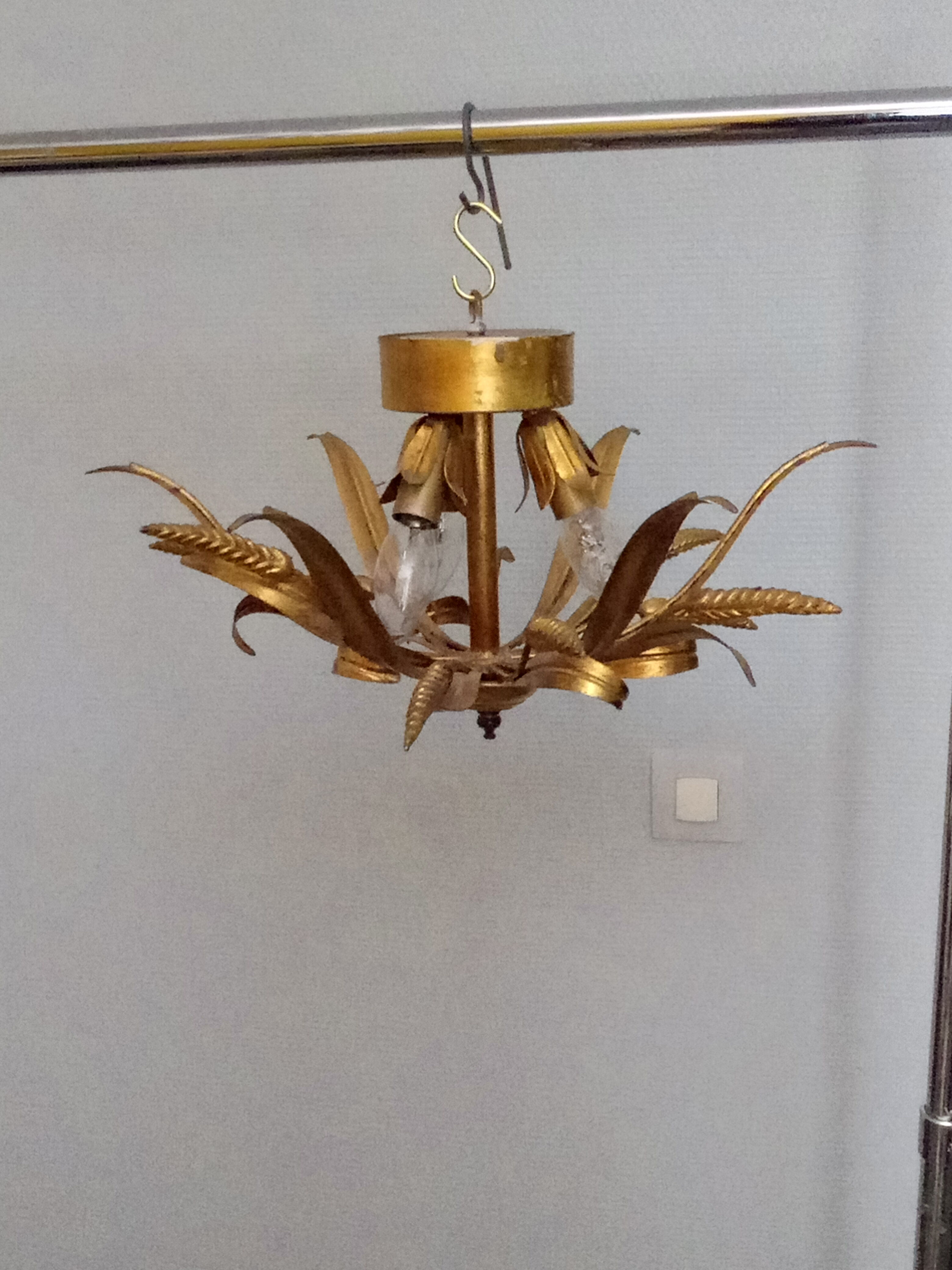 Lustre métal doré