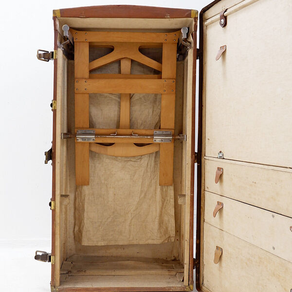Malle armoire ancienne ''Malle de voyage'', vers 1930