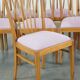 Lot de 8 chaises de salle à manger vintage au design danois des années 1970 avec assises en tissu violet clair