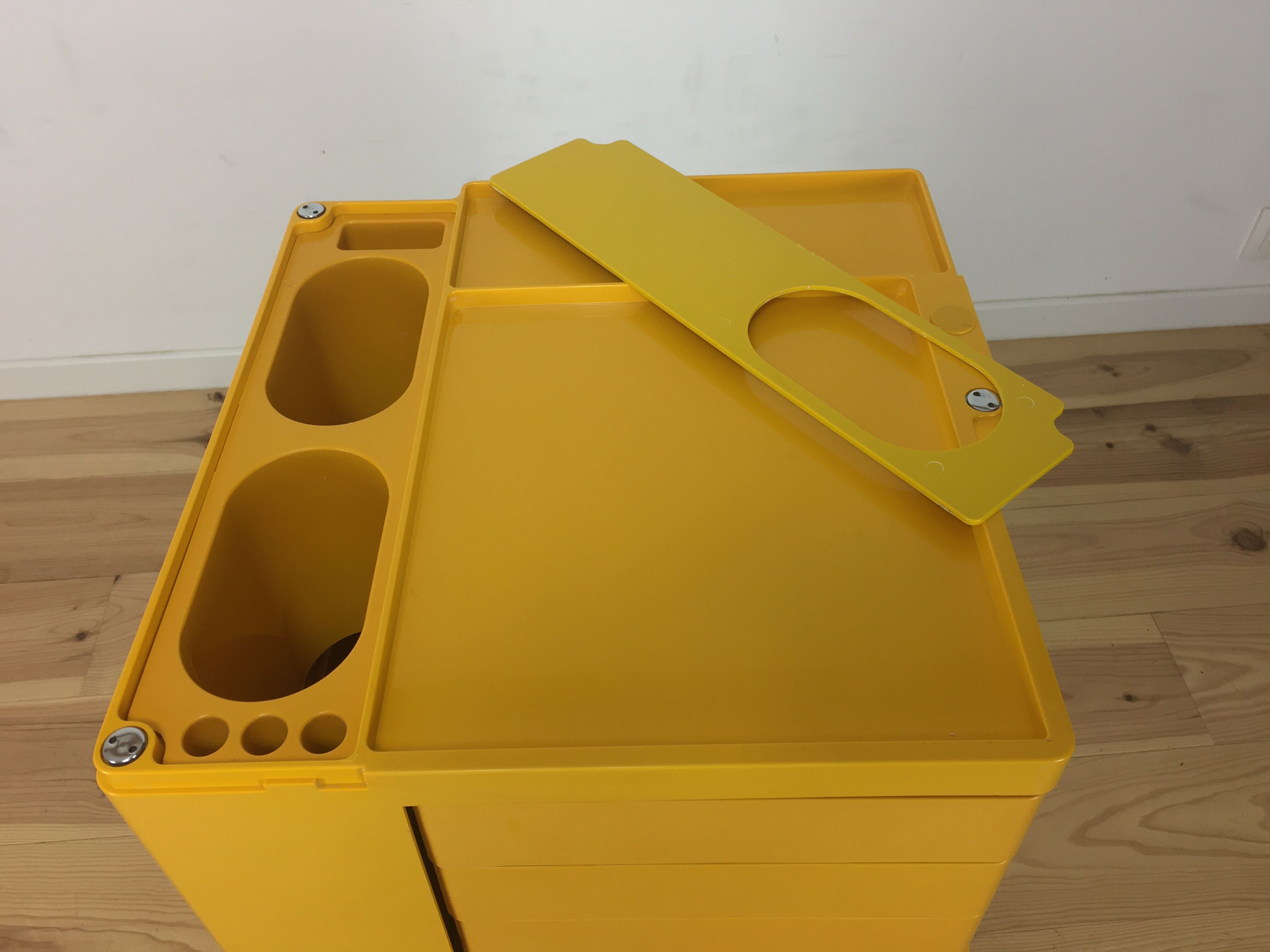 Dessert Boby by Joe Colombo