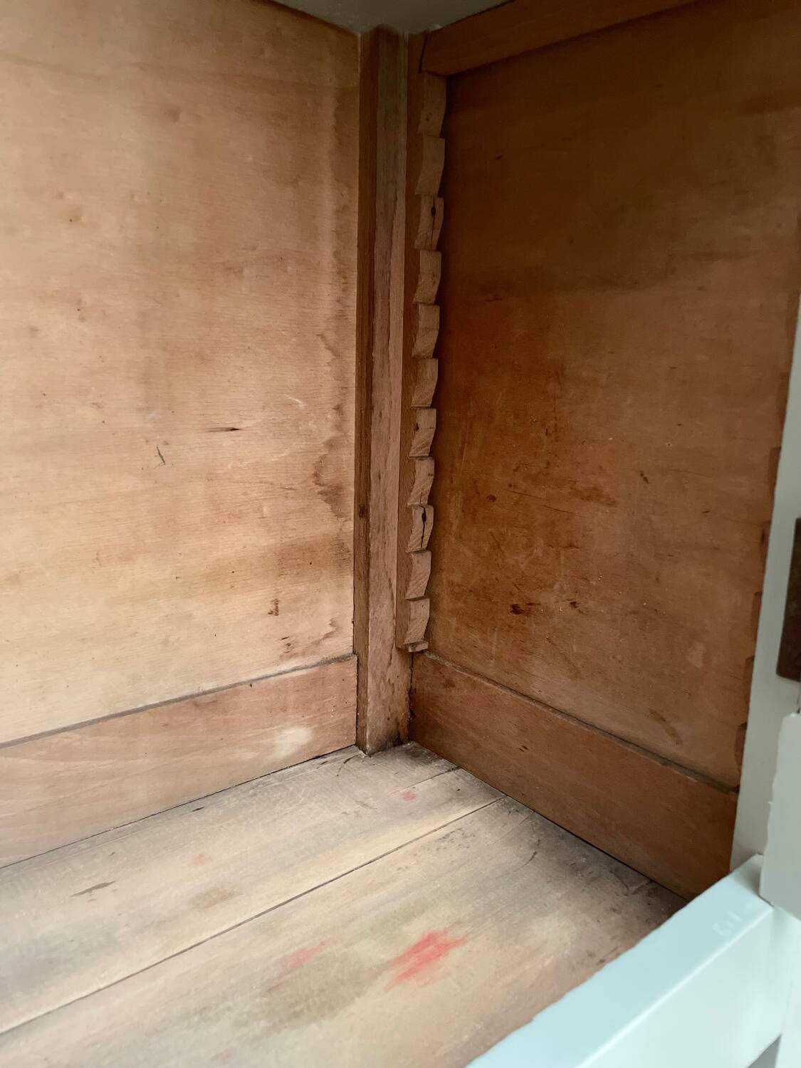 Vitrine, armoire parisienne revisitée
