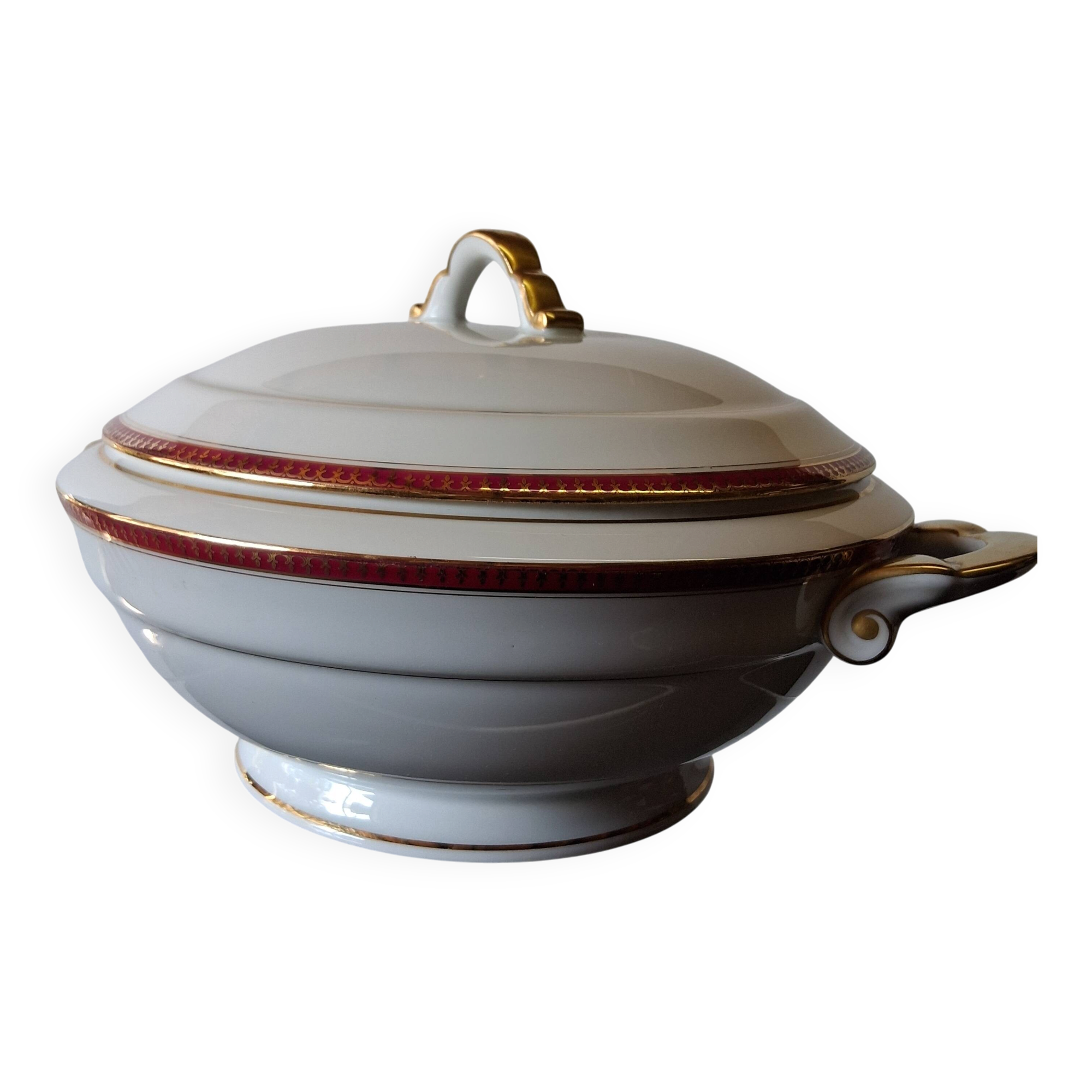 Soupière en porcelaine de chez Chastagner et Cie en très état