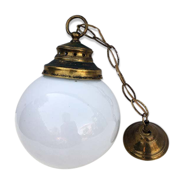 Suspension en opaline