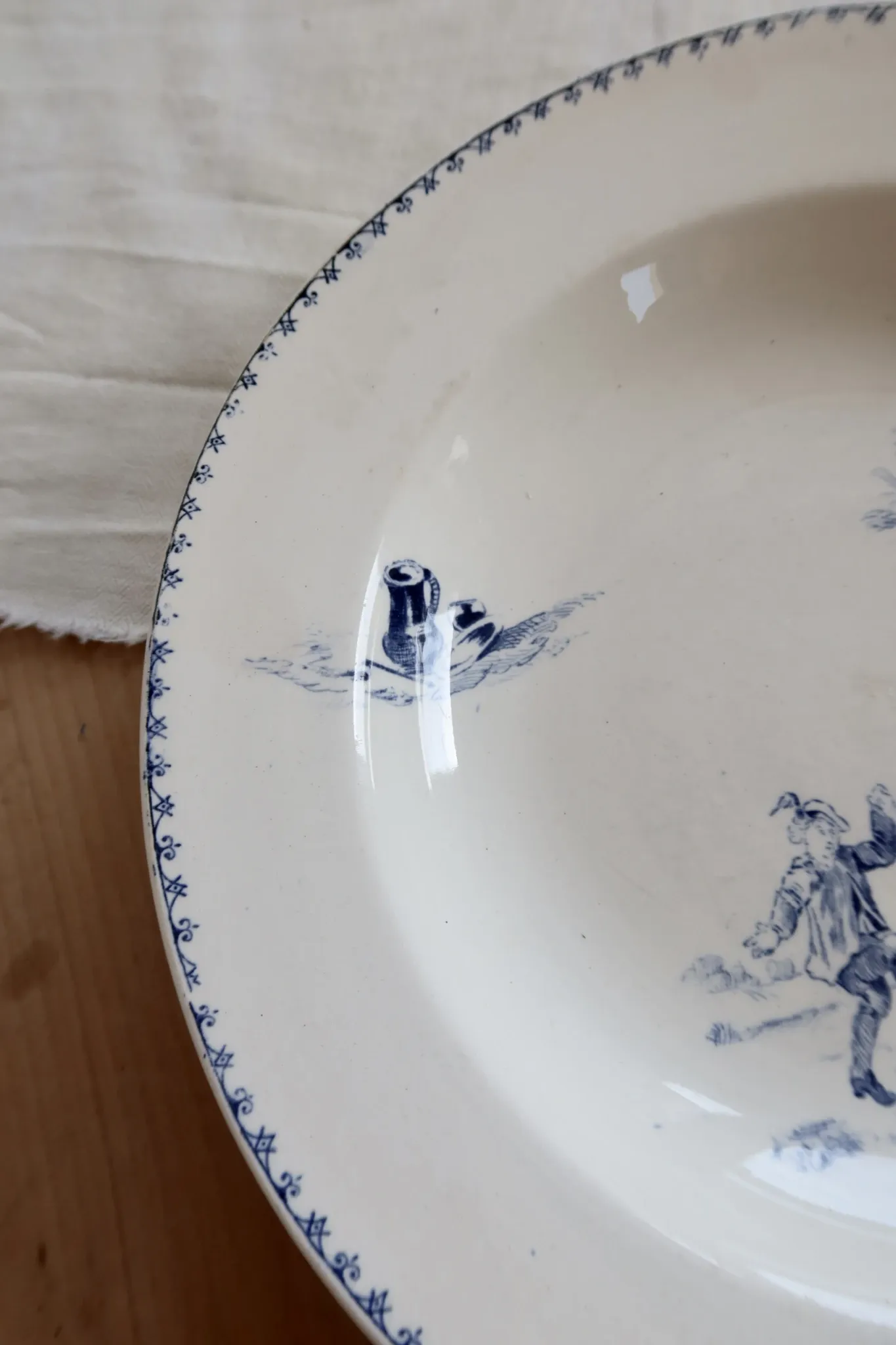 Antique hollow plate Creil and Montereau Téniers service - Ironstone