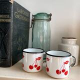 Speckled sandstone pot