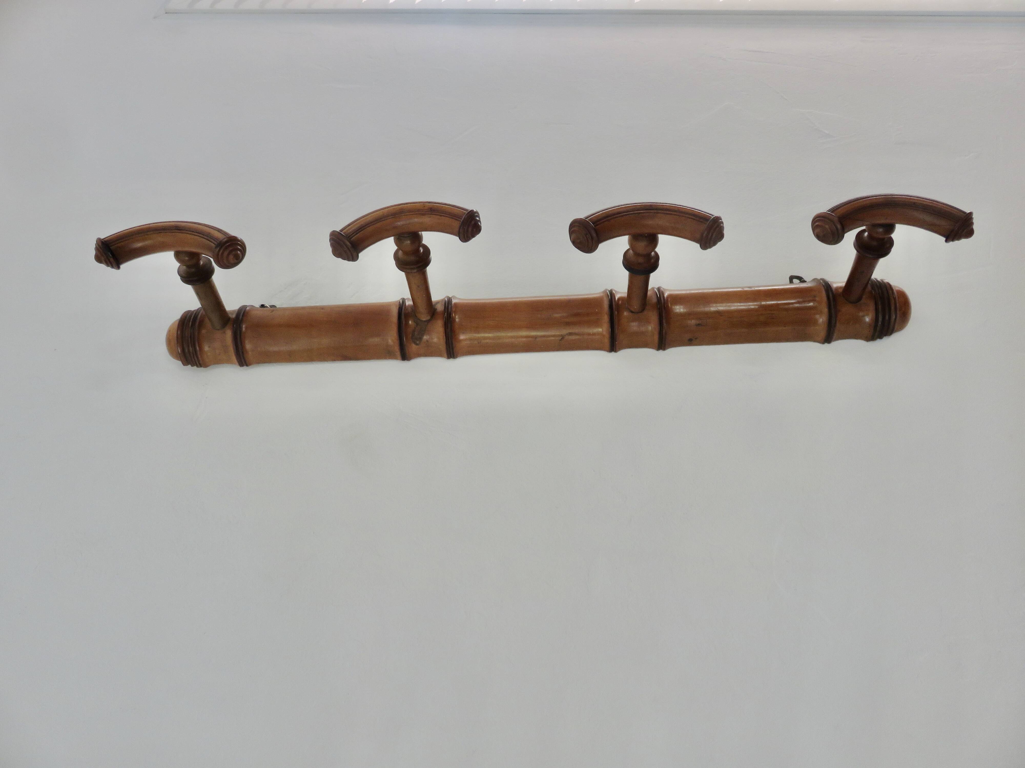 Grand porte manteau mural en bois tourné, années 30 40