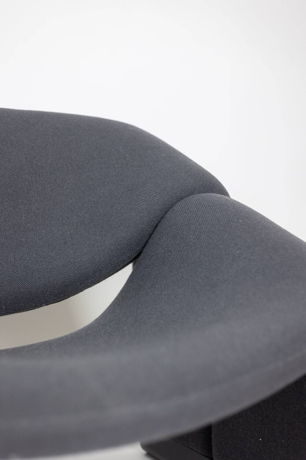 Pierre Paulin for Artifort. Pair of "Groovy" armchairs. 1970s-80s