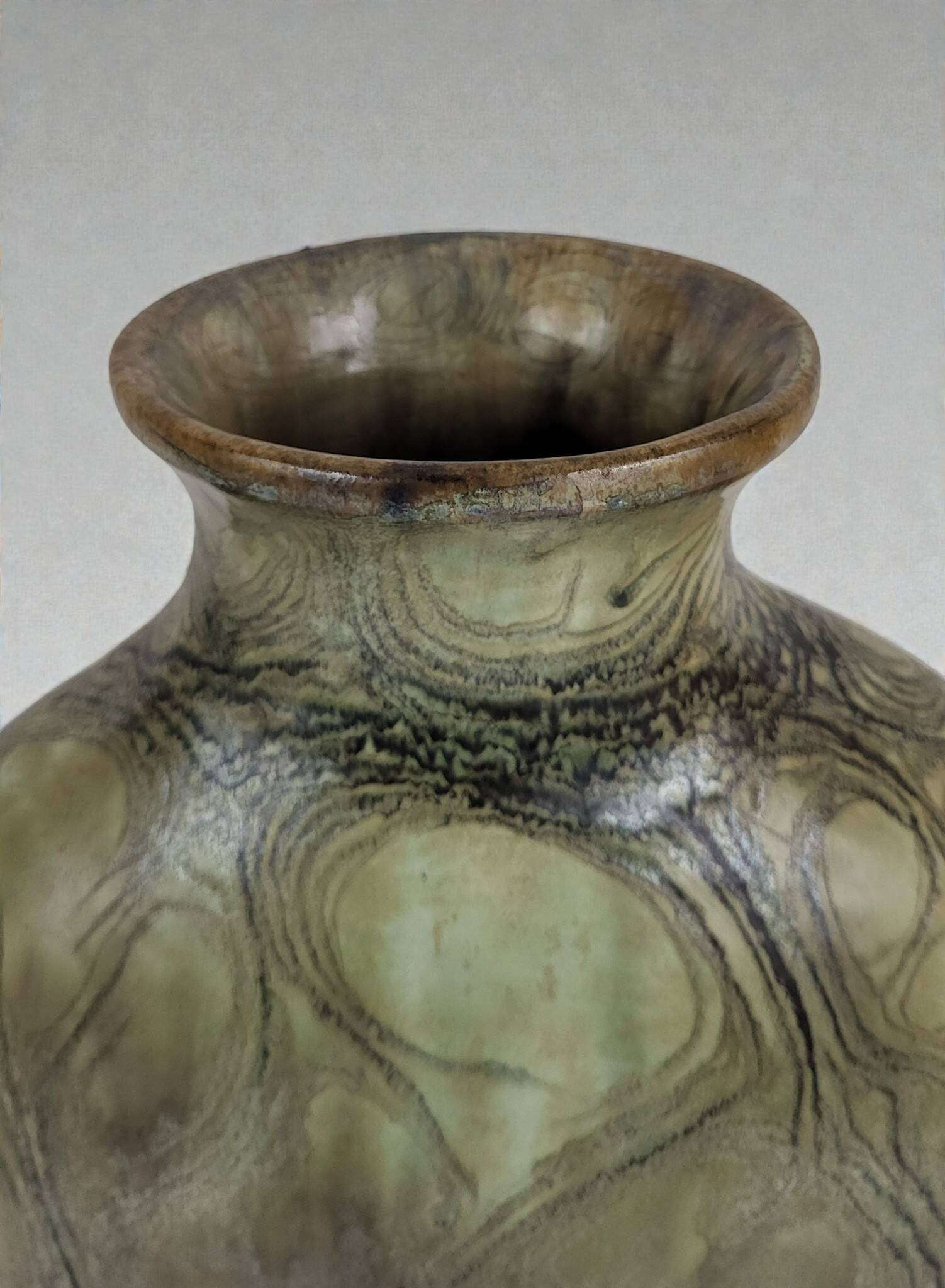 Vase en grès signé Anne Marie Sybesma De Bay, alias MIEP La Borne