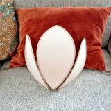 Lotus wall light